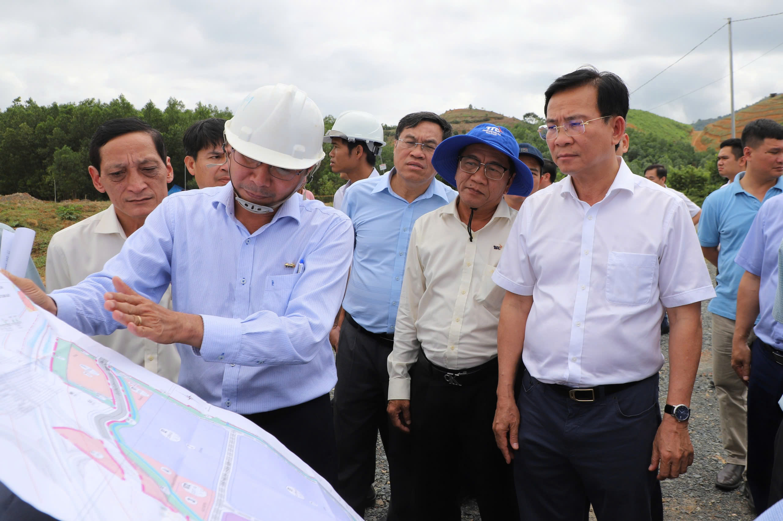 Lâm Đồng tháo gỡ vướng mắc, thu hút mạnh đầu tư công nghiệp phía Nam