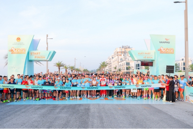 Giải chạy Vlasta Race 2025 do Văn Phú tổ chức bùng nổ gần 3000 runner
