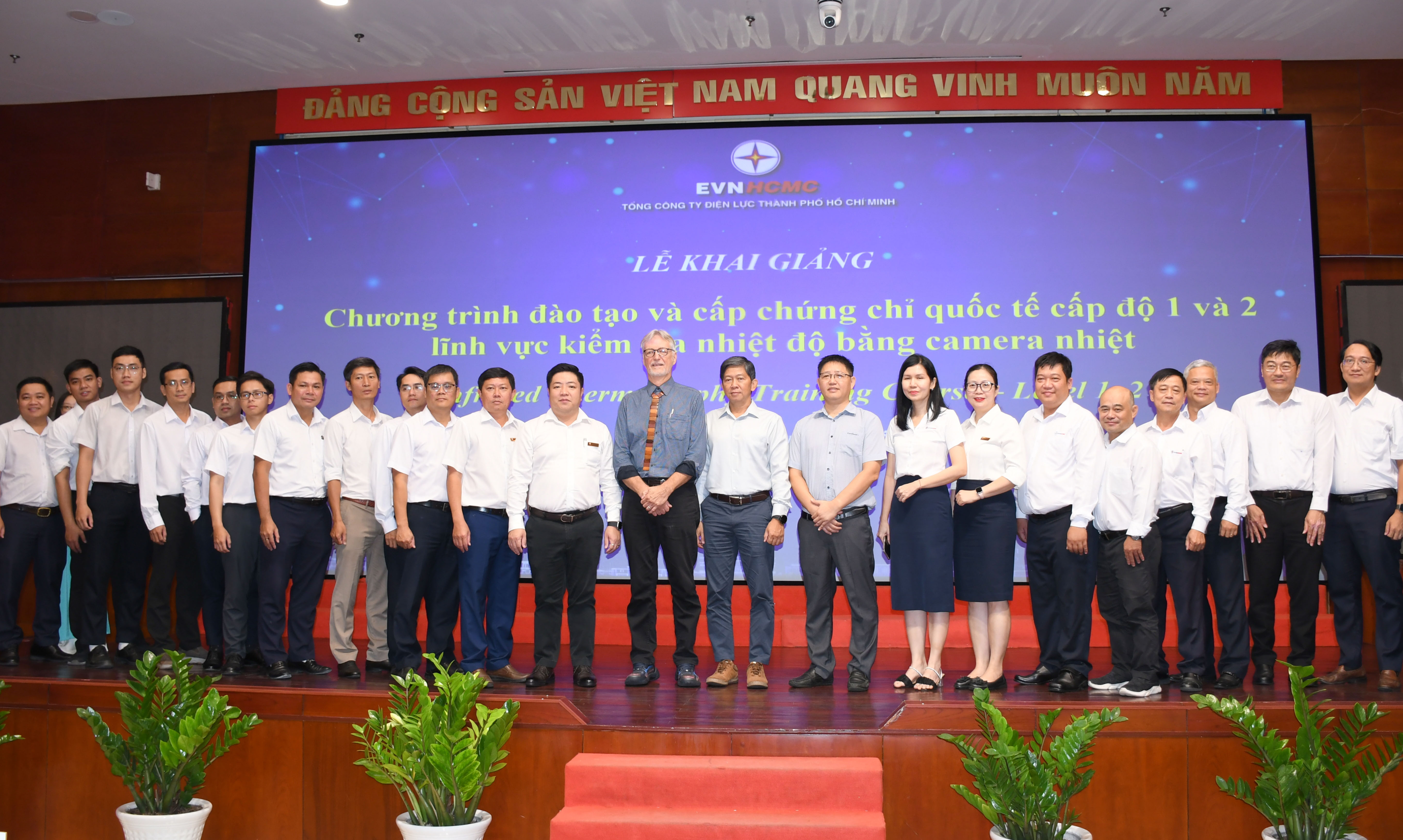 EVNHCMC khai giảng khóa đào tạo quốc tế kiểm tra bằng camera nhiệt