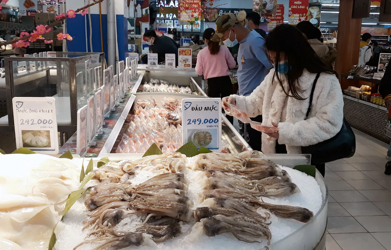 Thủy sản Việt vươn ra thế giới, chật vật trên sân nhà