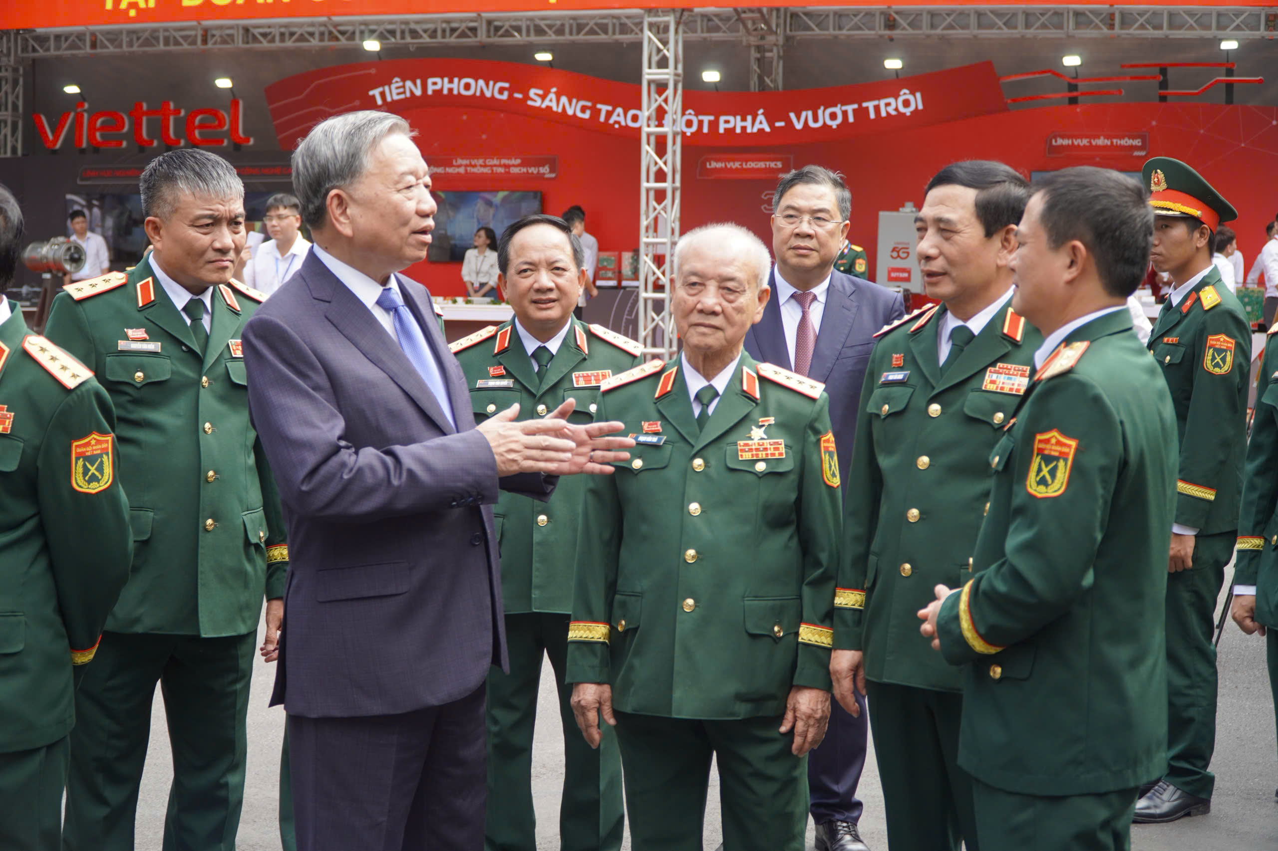 Tổng Bí thư dự Đại hội Thi đua Quyết thắng toàn quân lần thứ 11