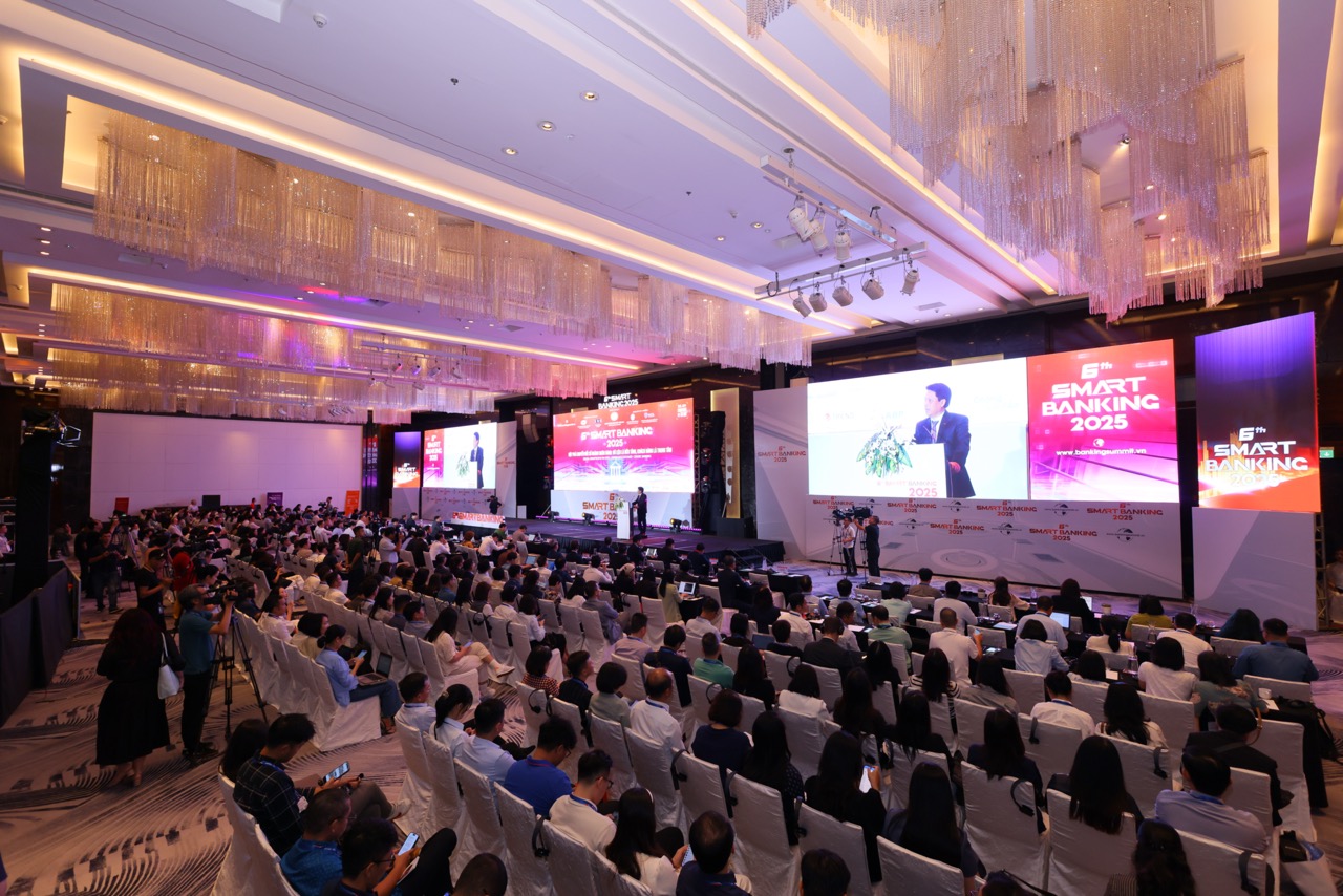 Smart Banking 2025: Giải nút thắt dữ liệu phân mảnh