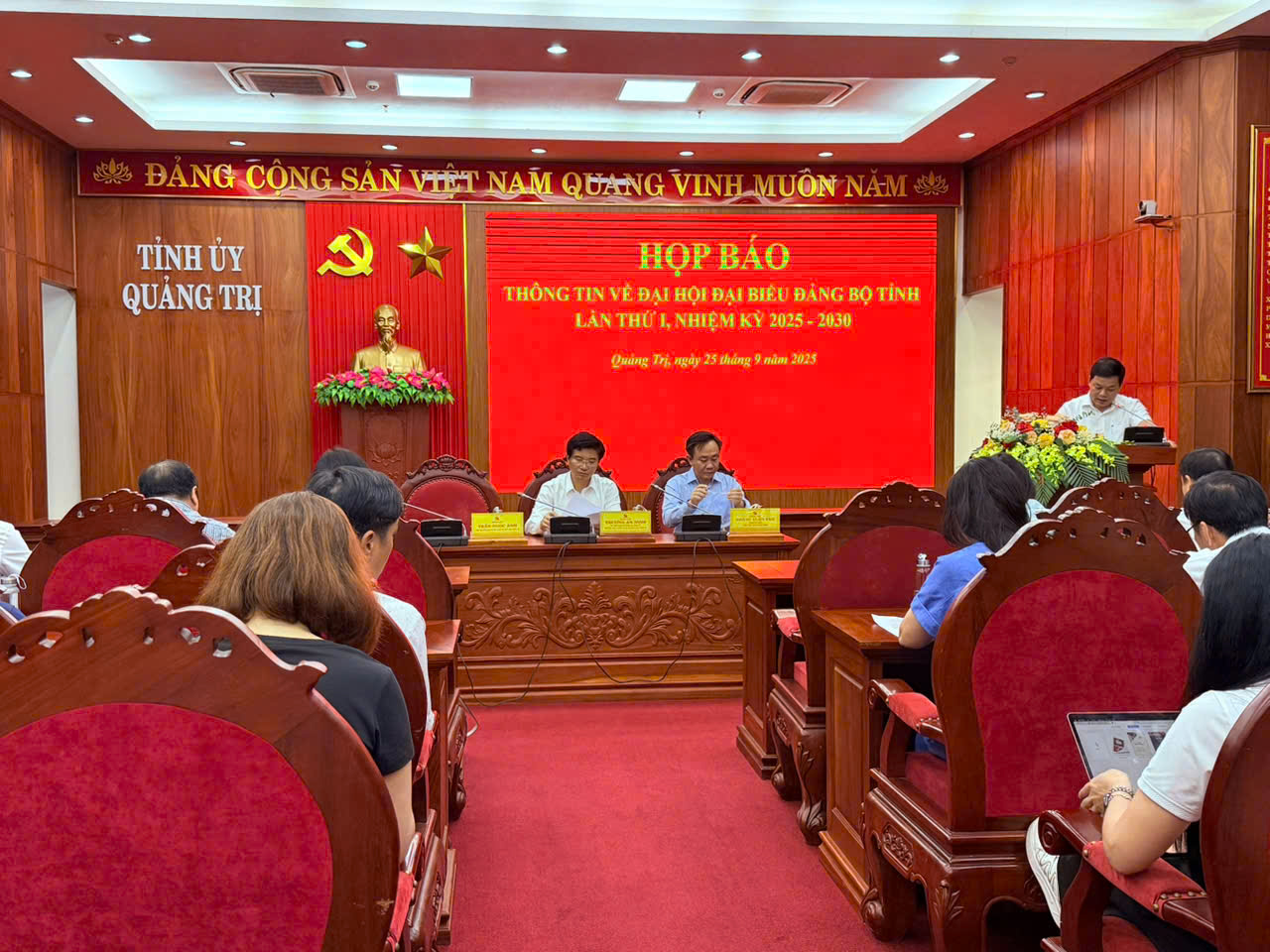 Quảng Trị phấn đấu trở thành trung tâm năng lượng, logitics và du lịch đặc biệt
