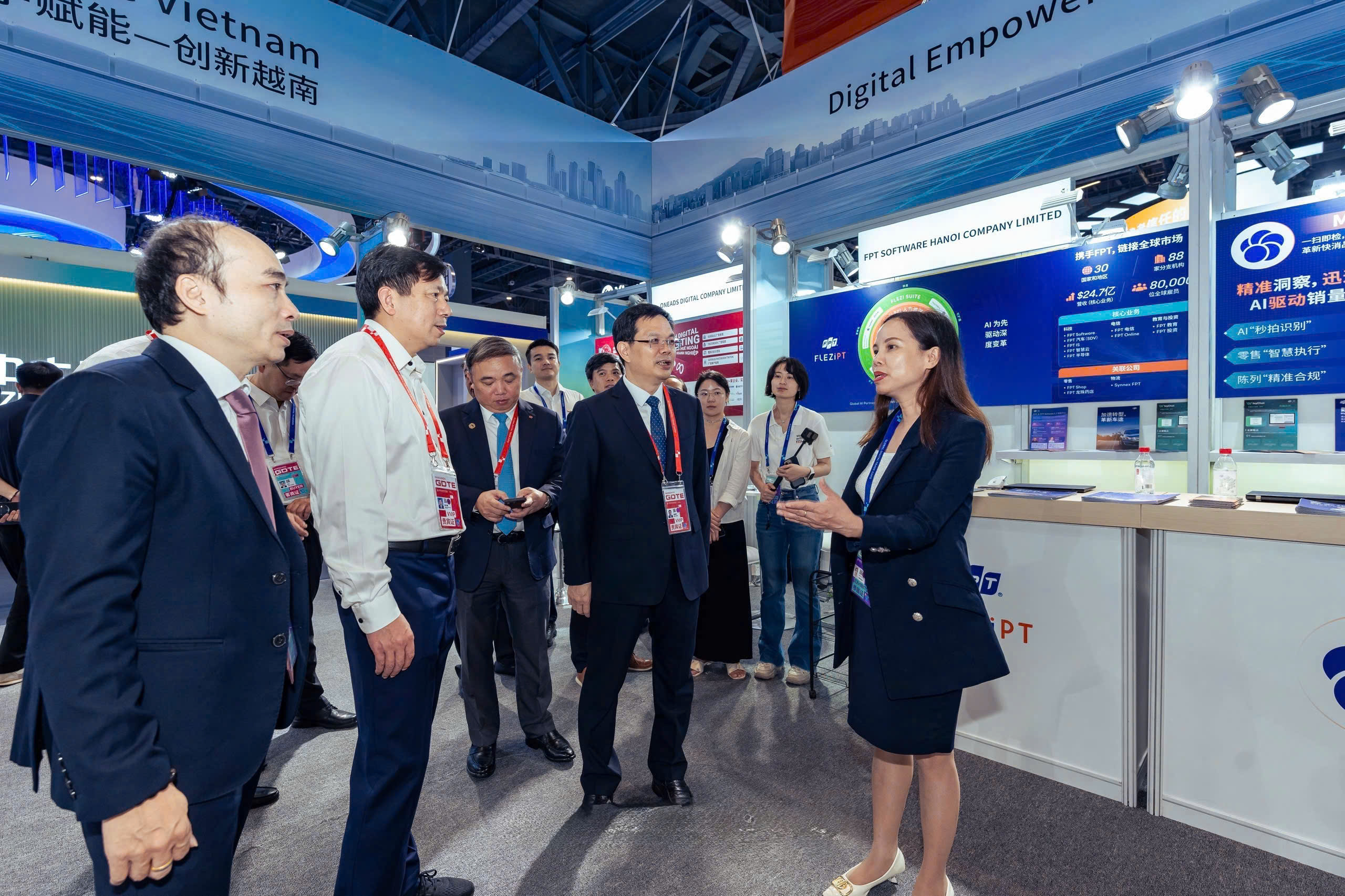 Gian hàng Việt hội tụ tại Hội chợ Thương mại điện tử toàn cầu lần 4