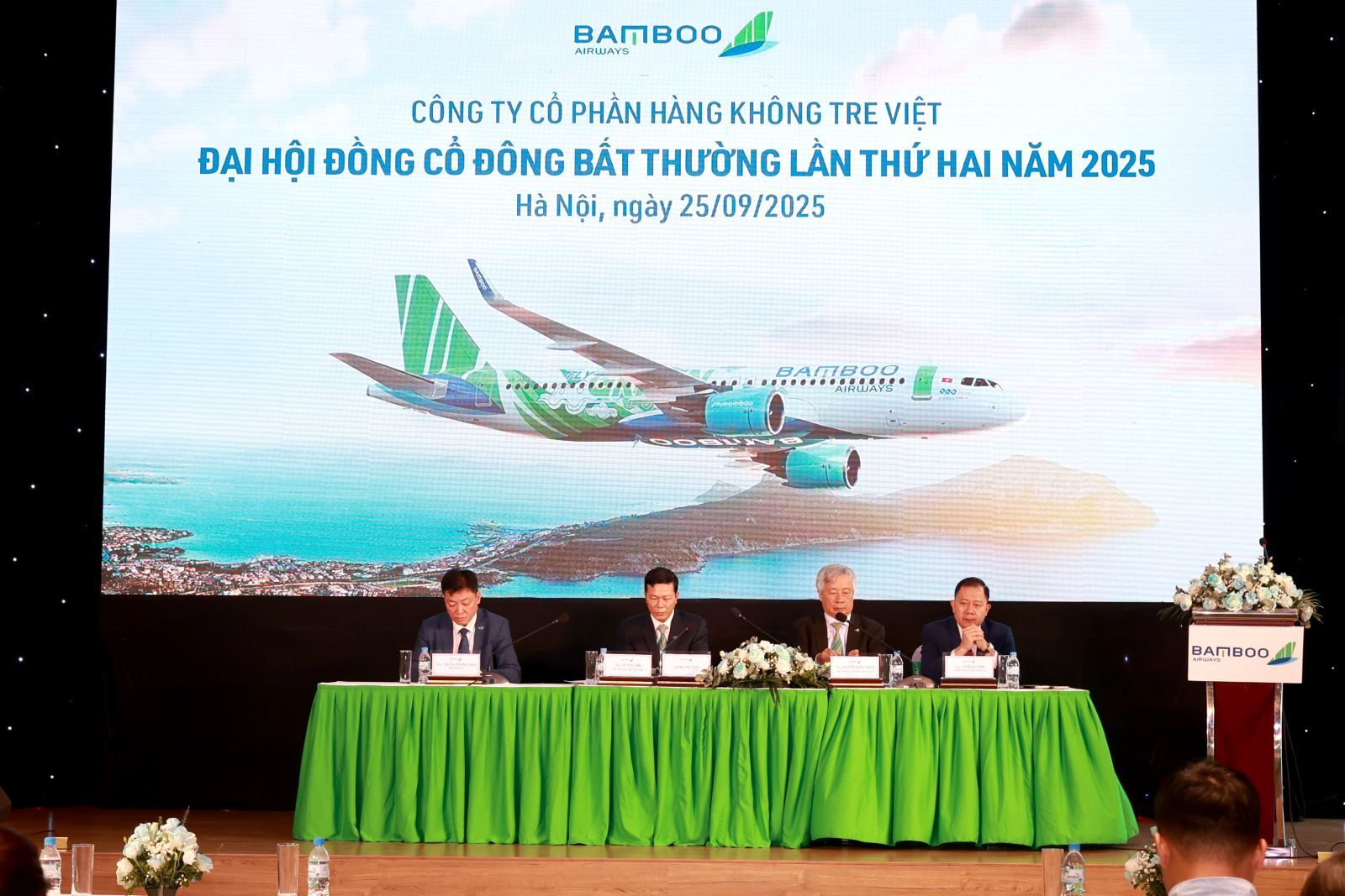 Đại hội đồng cổ đông bất thường lần 2 của Bamboo Airways đã thông qua đề xuất để Tập đoàn FLC tiếp quản trở lại quyền sở hữu và điều hành.