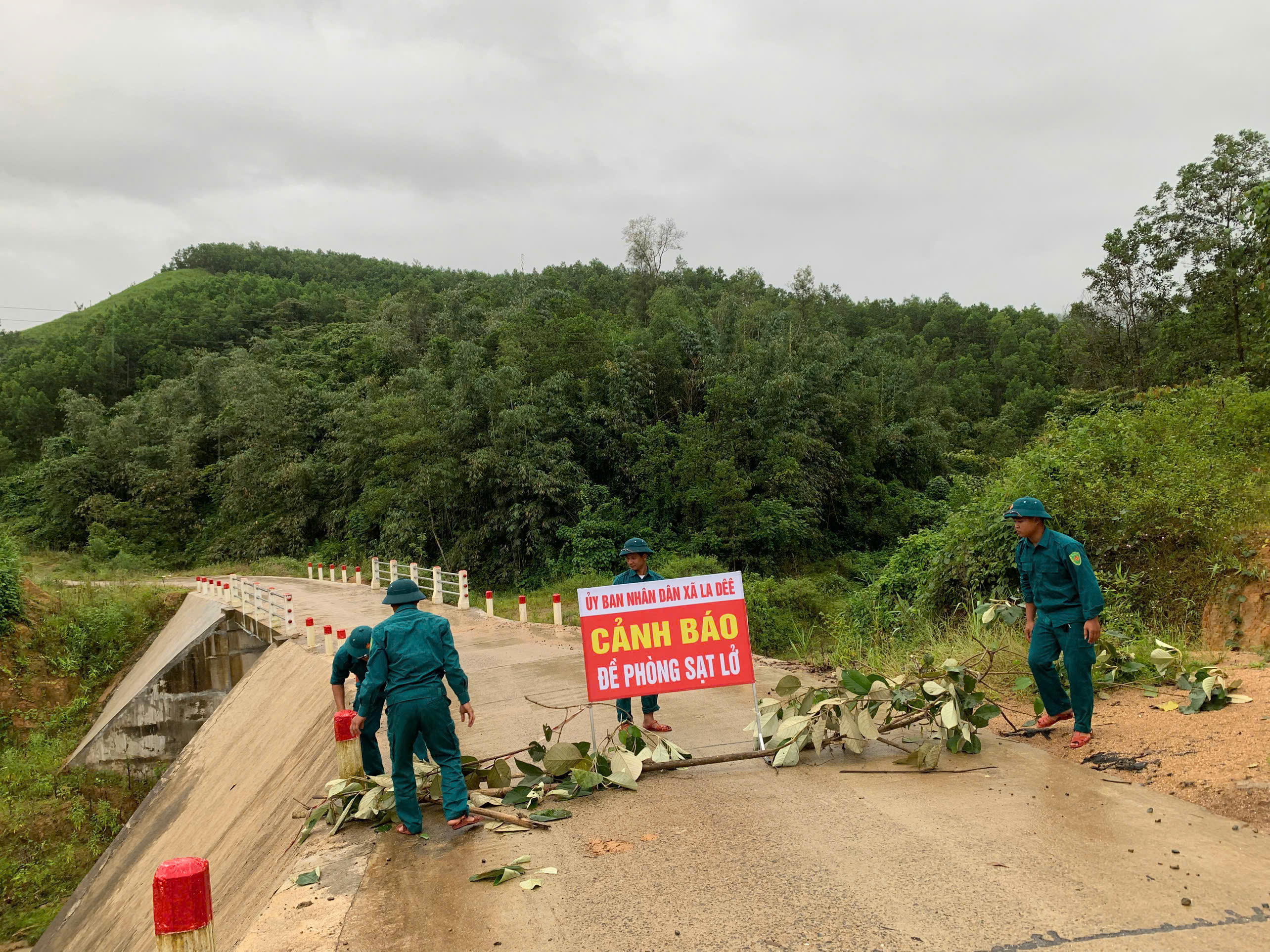 Đà Nẵng chủ động ứng phó bão số 10: Khẩn trương chằng chống, di dời