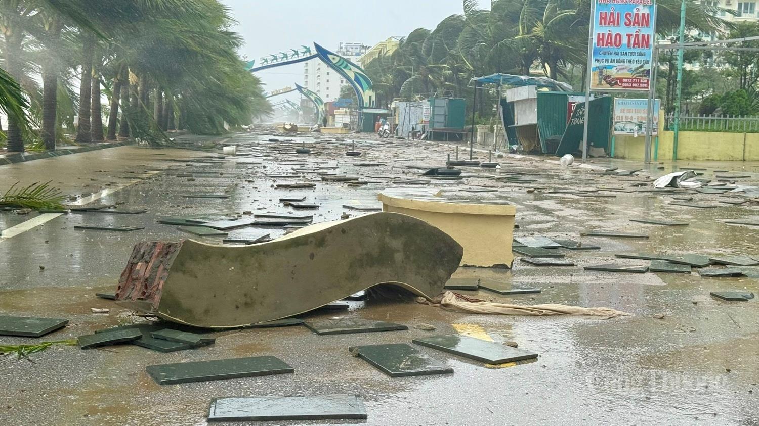 Thanh Hóa: Khu du lịch Hải Tiến tan hoang sau bão số 10