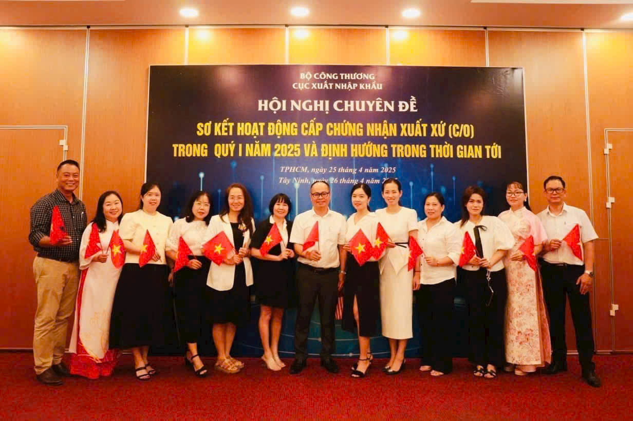 Người 'gác cửa và truyền lửa' C/O nơi đầu tàu kinh tế