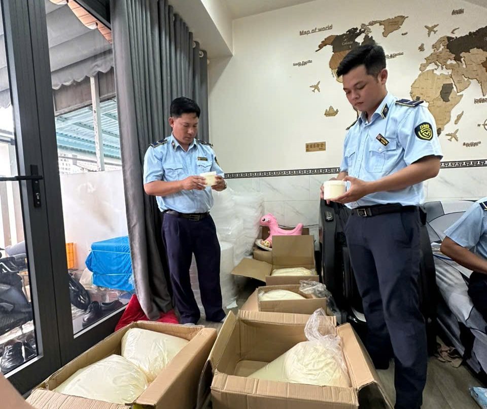 Cà Mau: Nhiều trường hợp buôn bán hàng nhập lậu, không rõ nguồn gốc