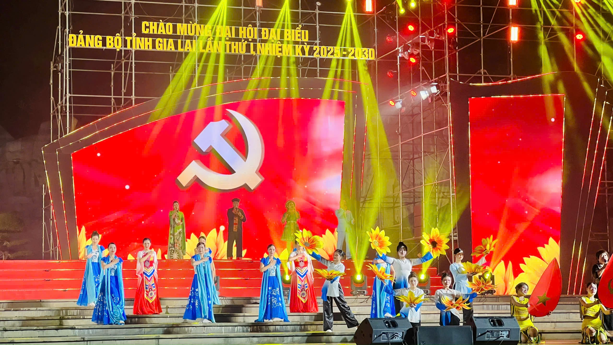 Rực rỡ chương trình nghệ thuật chào mừng Đại hội Đảng bộ tỉnh Gia Lai
