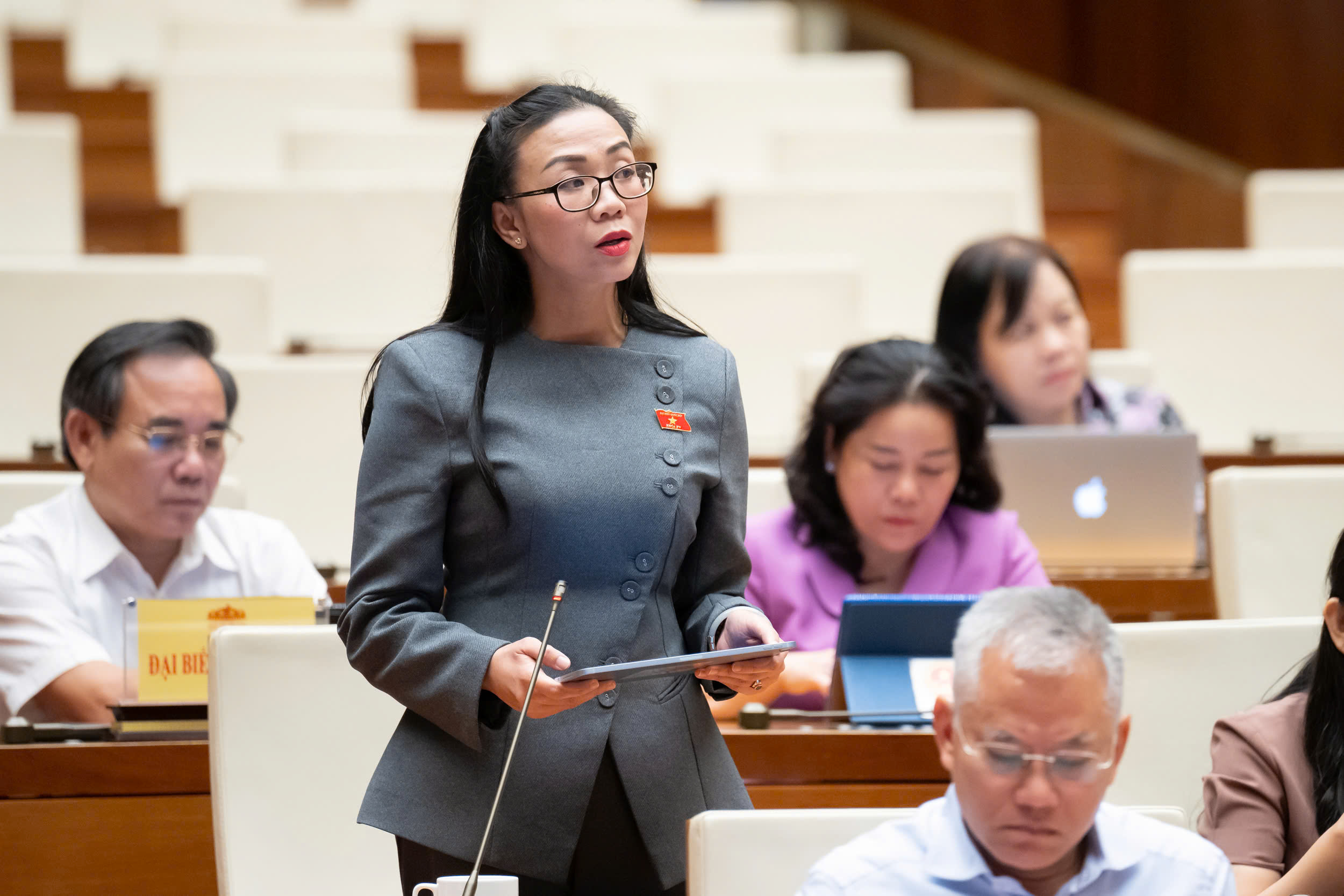 Đại biểu Quốc hội: Sàn thương mại điện tử phải bồi thường nếu bán hàng giả
