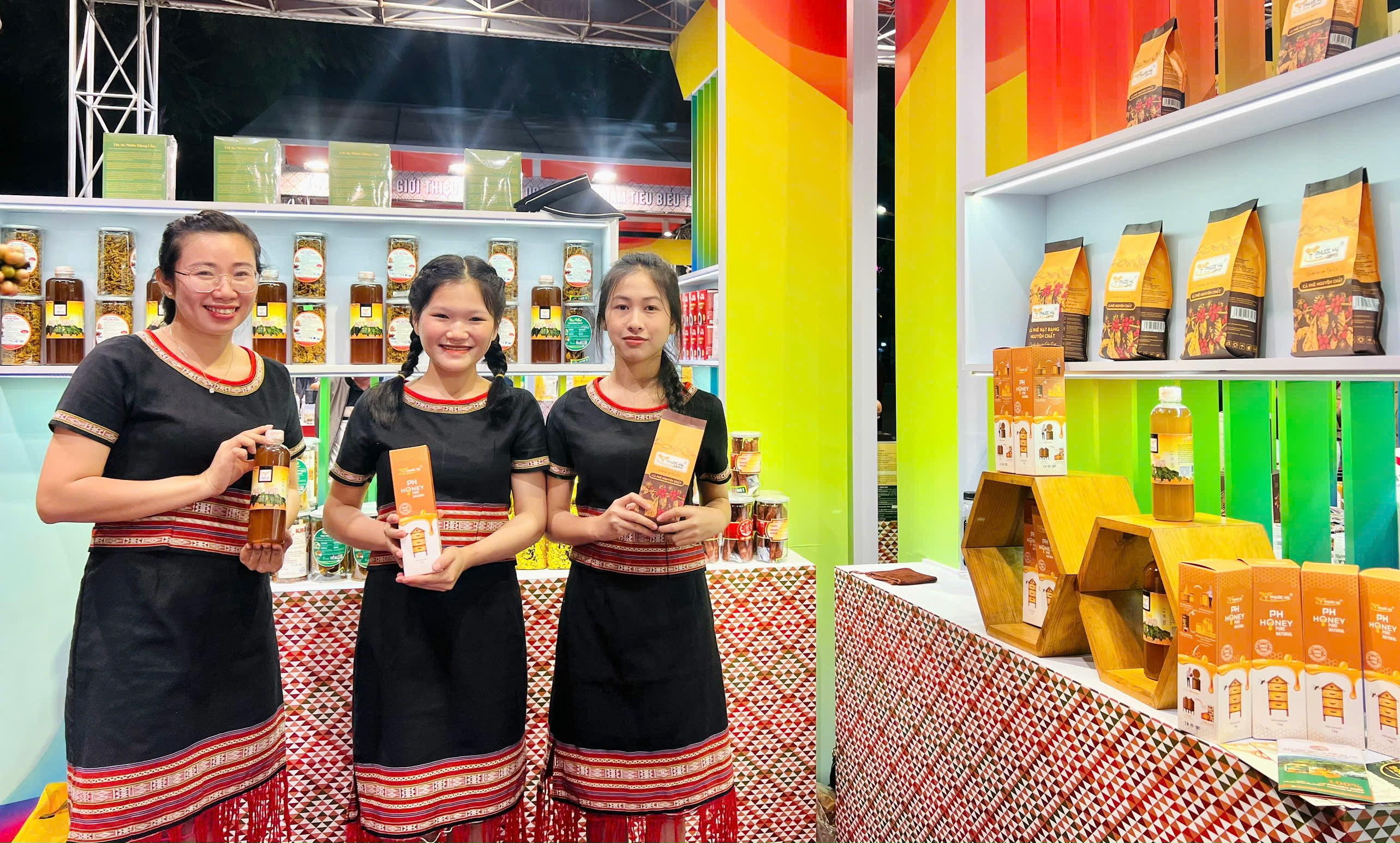 Tinh hoa đại ngàn hội tụ tại triển lãm sản phẩm tiêu biểu tỉnh Gia Lai