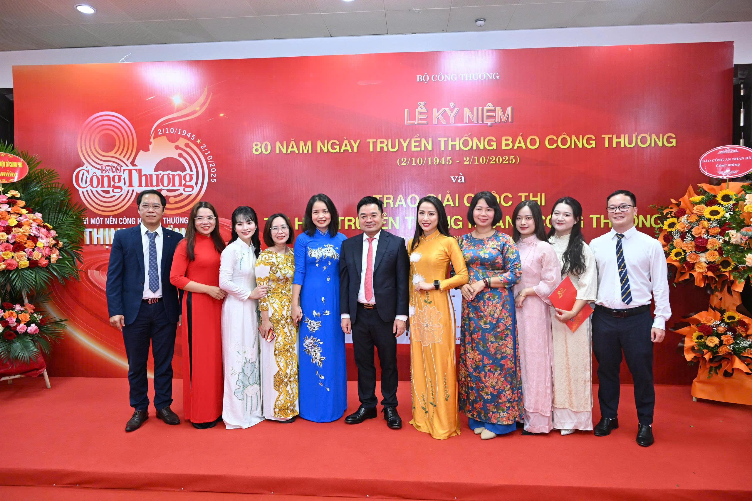 Tổng Biên tập Báo Công Thương cùng cán bộ, công chức, viên chức, người lao động Báo Công Thương