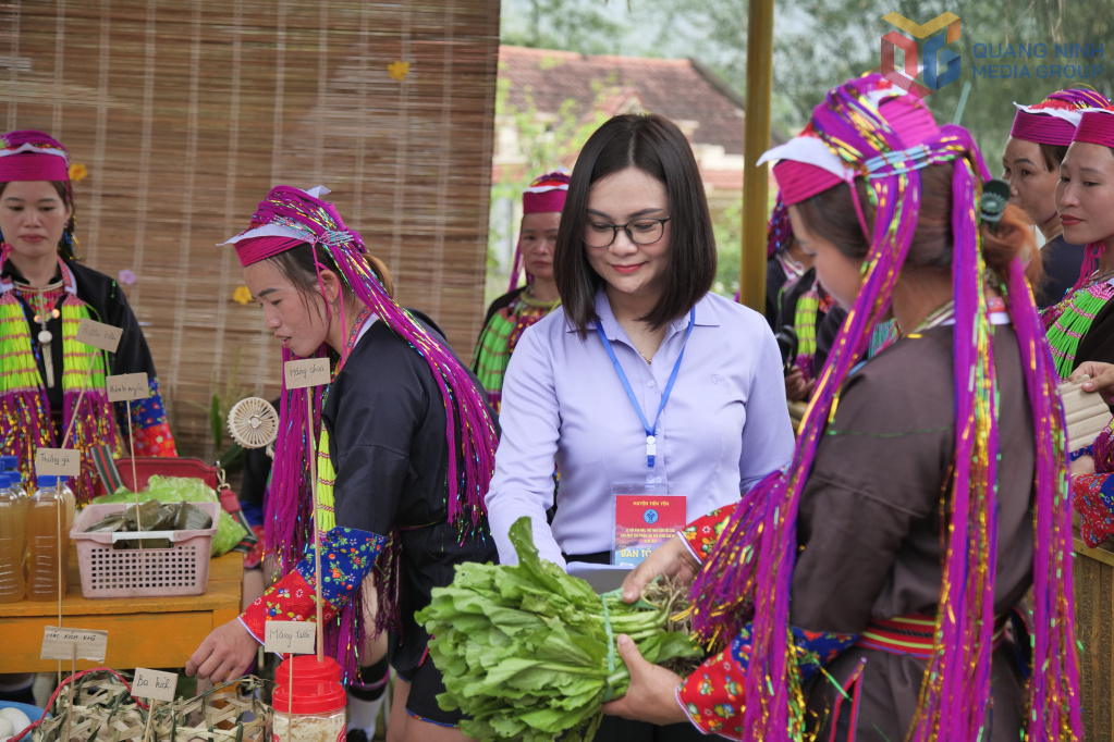 Du lịch văn hoá: Kiến tạo thị trường cho hàng hoá vùng dân tộc thiểu số