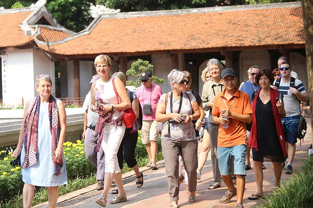 Infographic | 9 tháng, Hà Nội đón hơn 26 triệu lượt khách du lịch