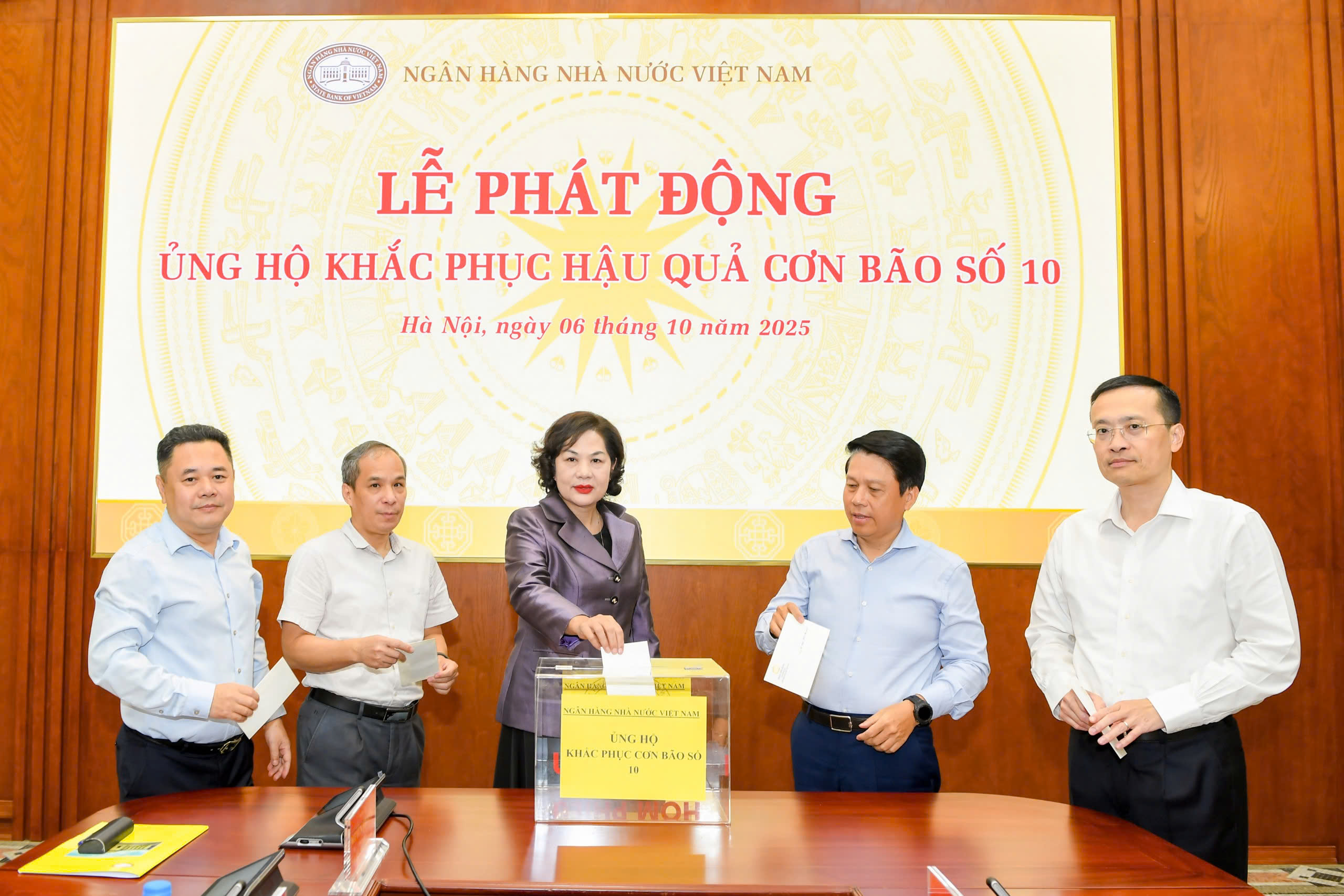 Ngành ngân hàng phát động ủng hộ khắc phục phục hậu quả bão số 10