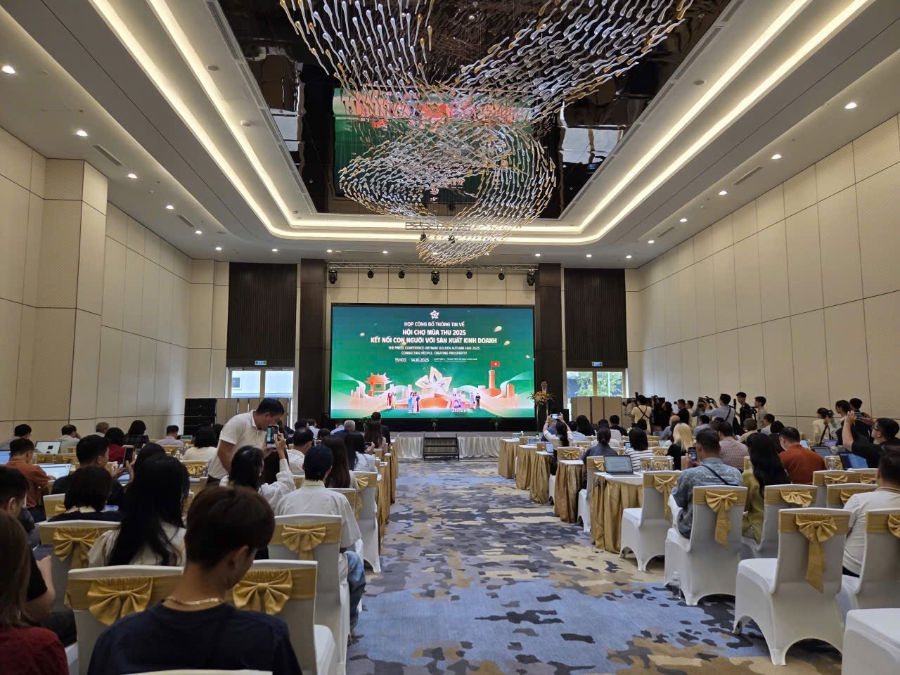 Buổi họp báo công bố thông tin về Hội chợ Mùa Thu năm 2025 diễn ra chiều 14/10 tại Hà Nội. Ảnh: Văn Thi