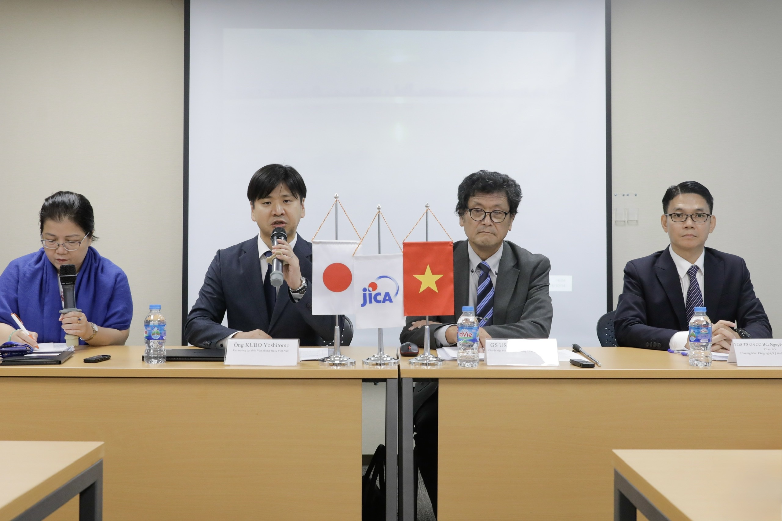 Việt Nam nâng tầm nhân lực chip bán dẫn