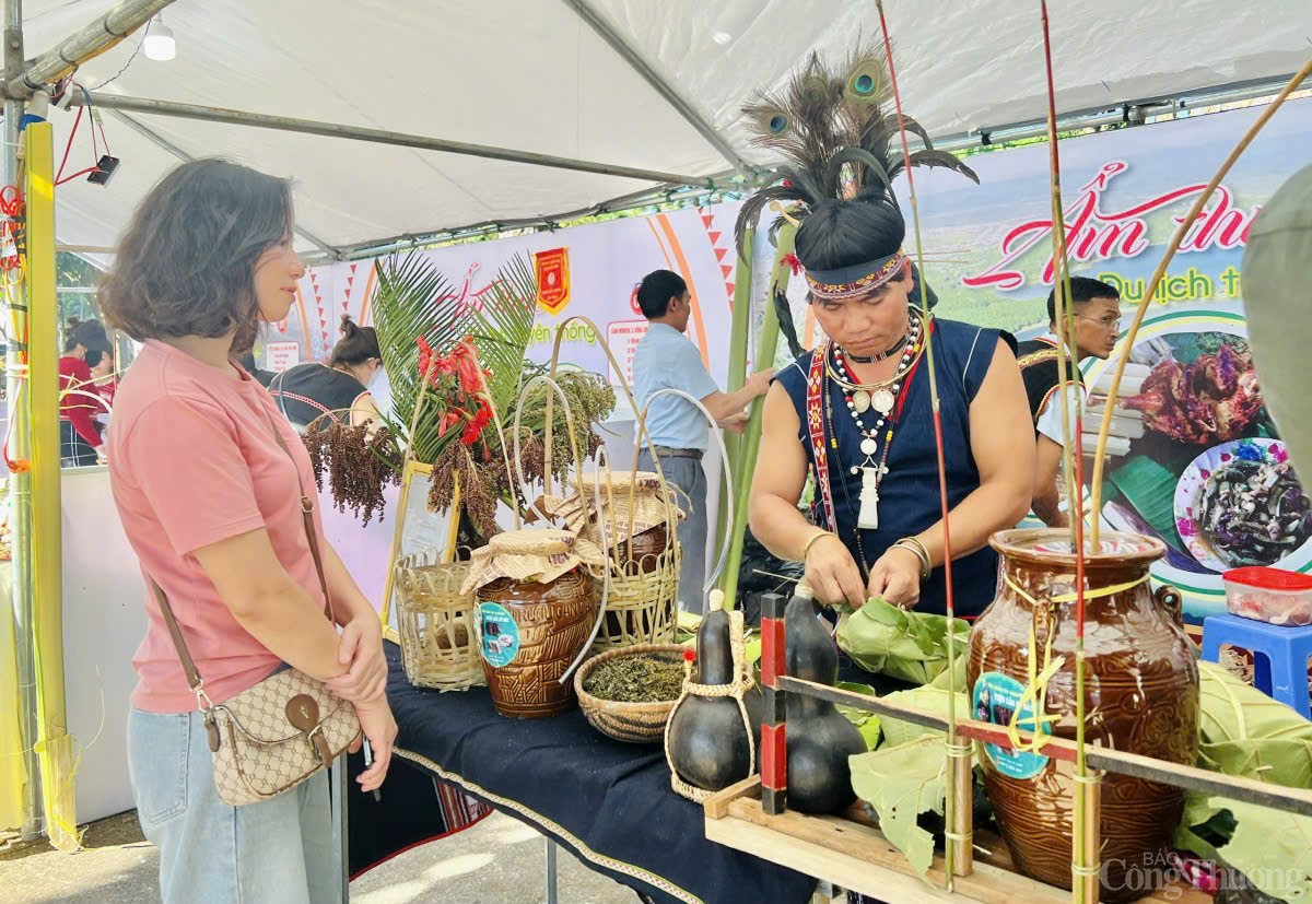 Những người giữ lửa cho ẩm thực buôn làng