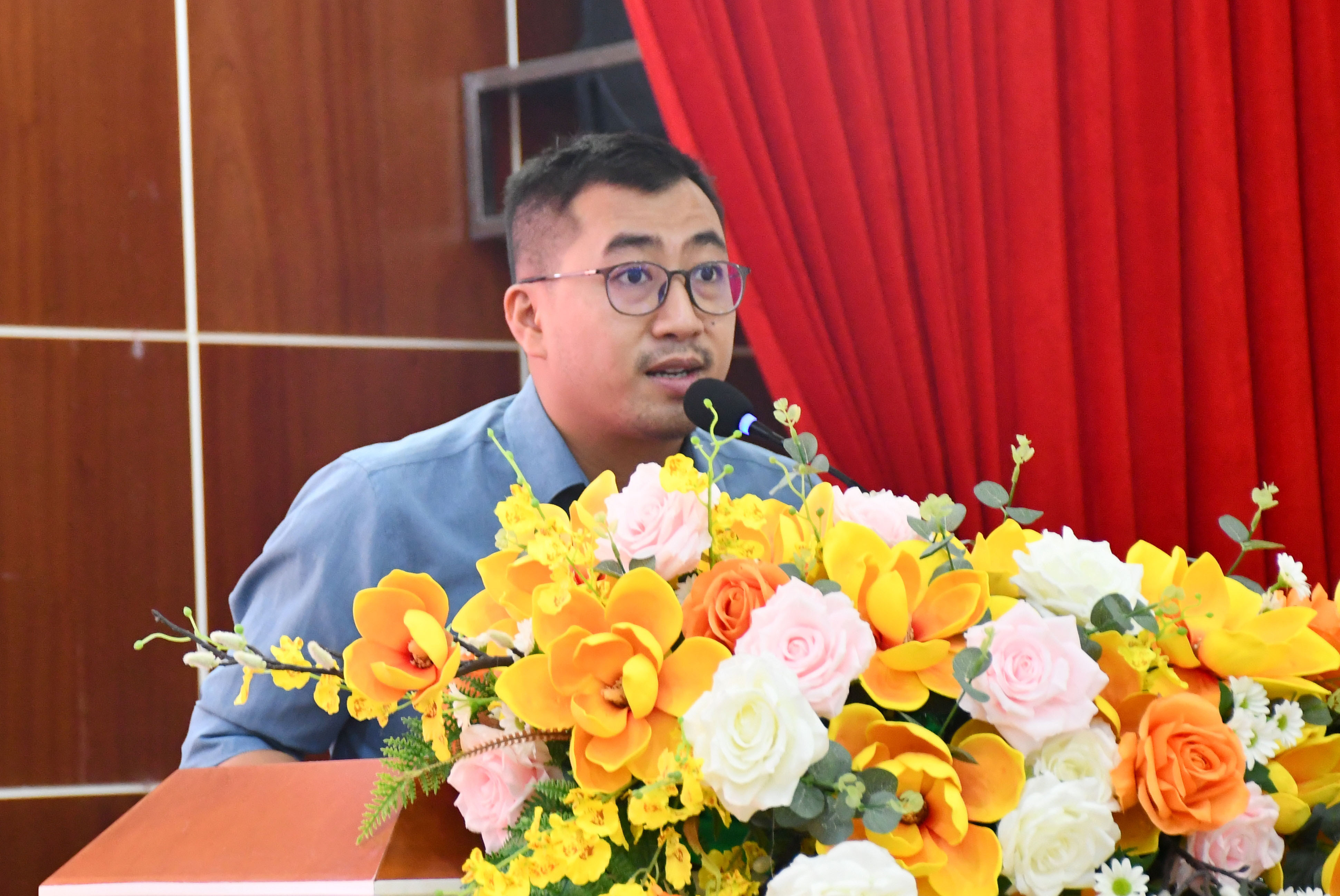 Ông Nguyễn Duy Thịnh, Giám đốc Đầu tư và Phát triển Công ty Cổ phần Đầu tư và Phát triển Năng lượng mặt trời Bách Khoa (SolarBK Group) có tham luận với chủ đề: Chia sẻ kinh nghiệm phát triển sản phẩm, dịch vụ sử dụng năng lượng hiệu quả.