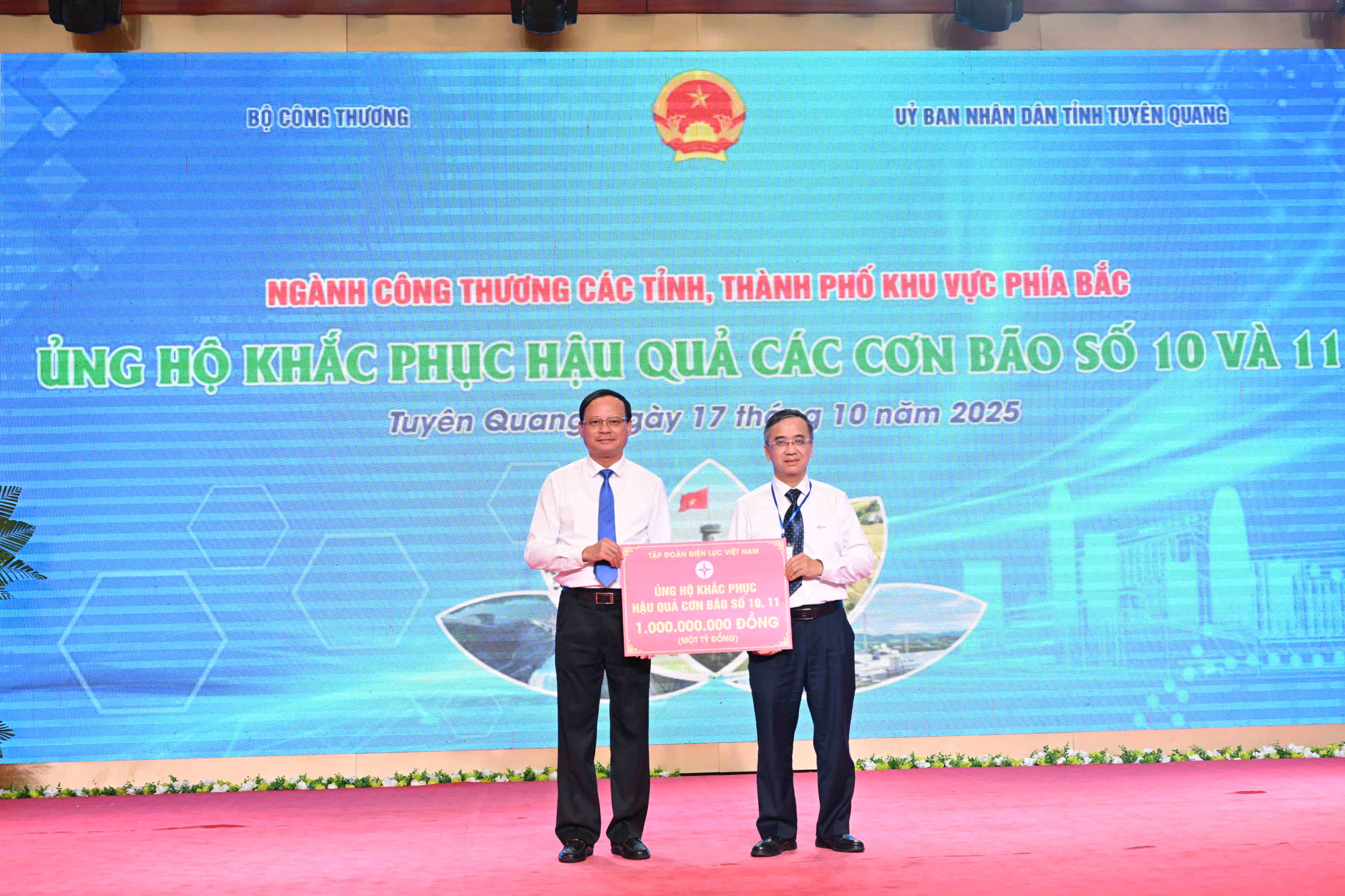 Ngành Công Thương phía Bắc ủng hộ đồng bào khắc phục hậu quả bão, lũ - 4
