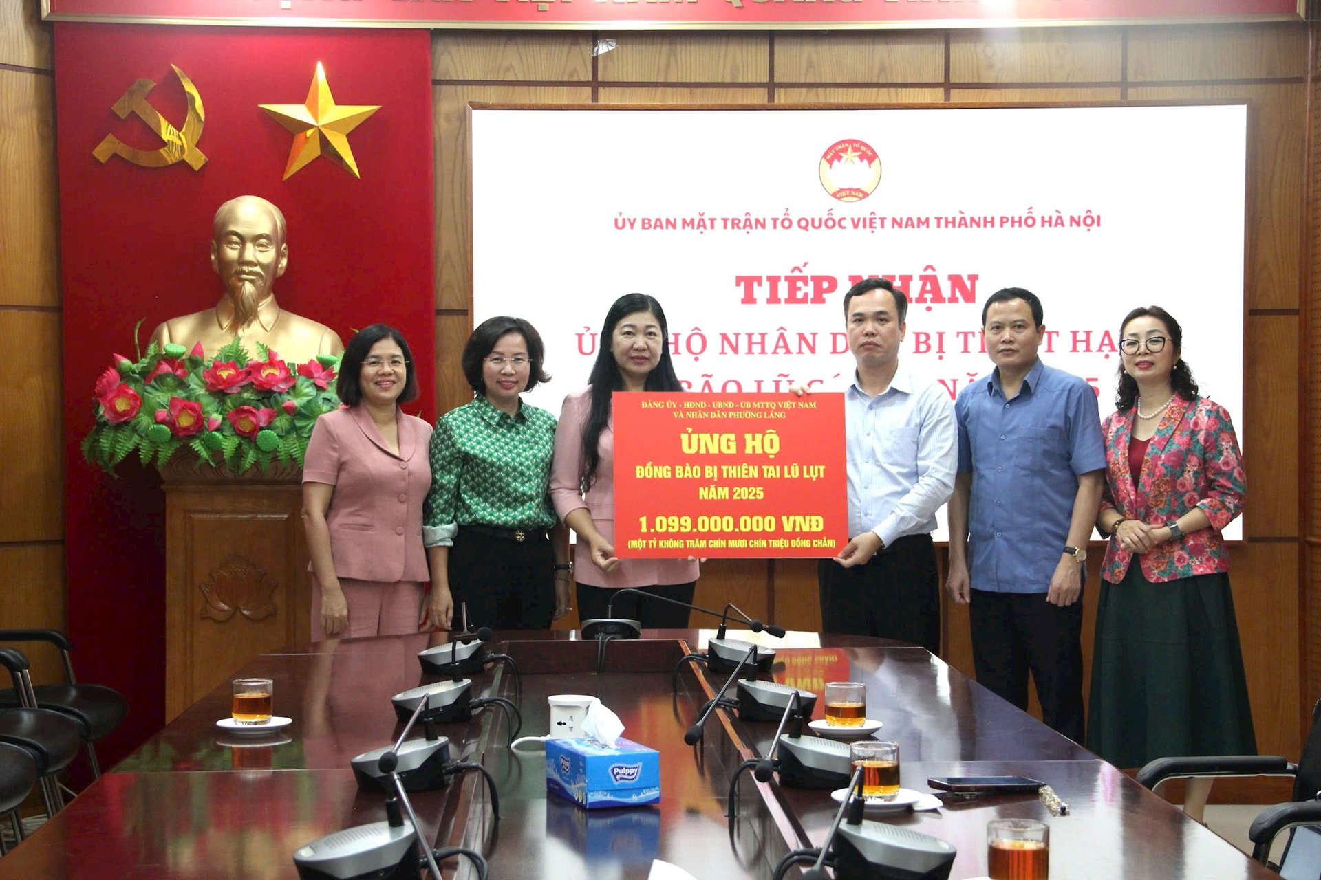 Hà Nội tiếp nhận hơn 24,48 tỷ đồng ủng hộ đồng bào vùng bão lũ