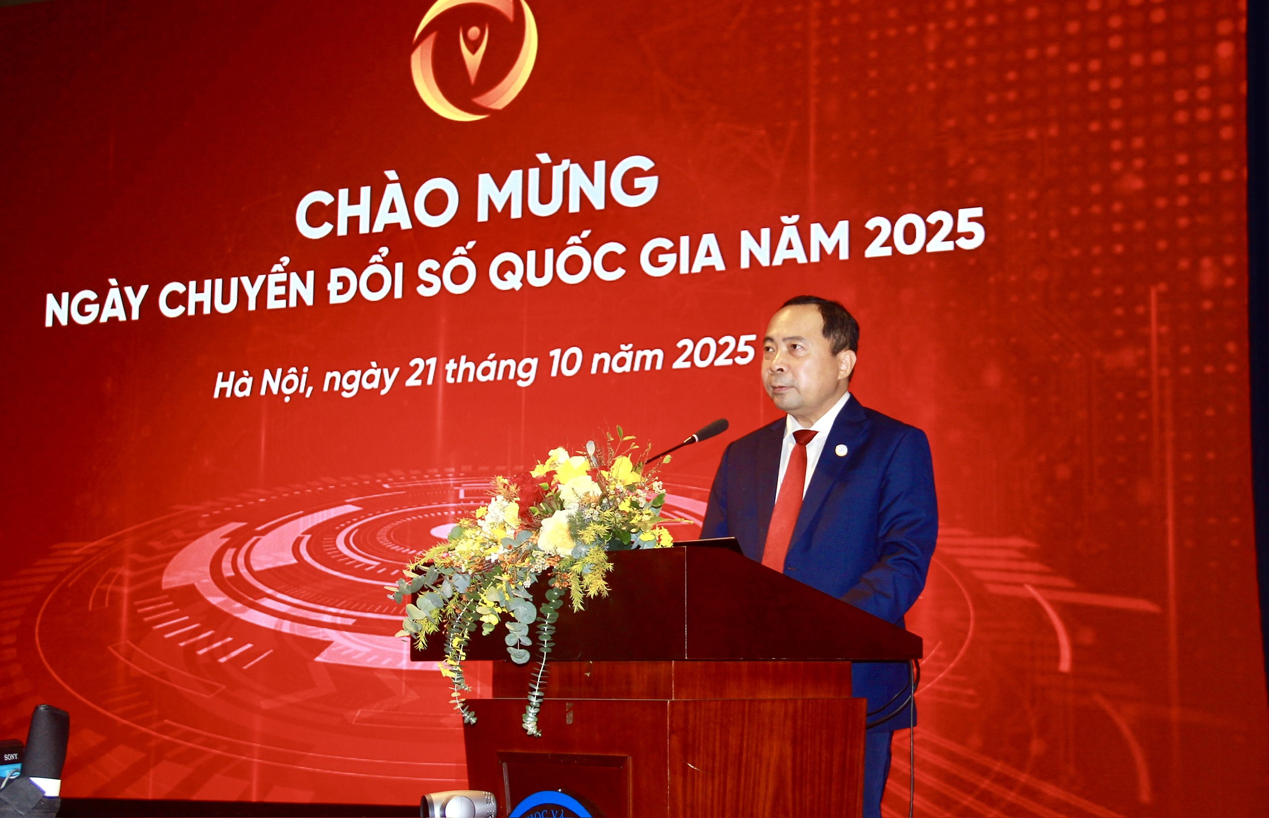 Tăng tốc chuyển đổi số để 'gần dân hơn'