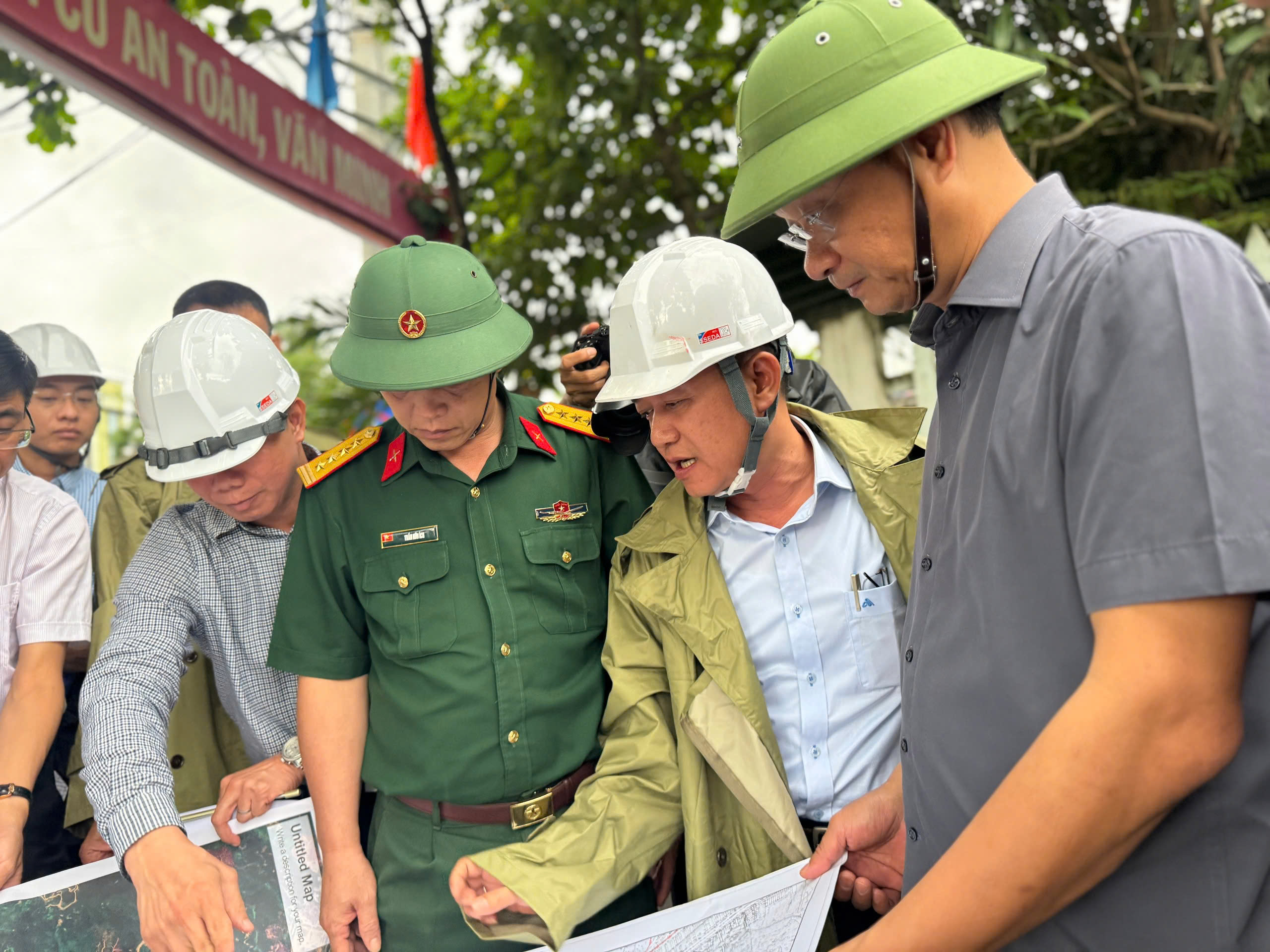 Bí thư Thành ủy Đà Nẵng Lê Ngọc Quang ‘thị sát’ rốn lũ Mẹ Suốt