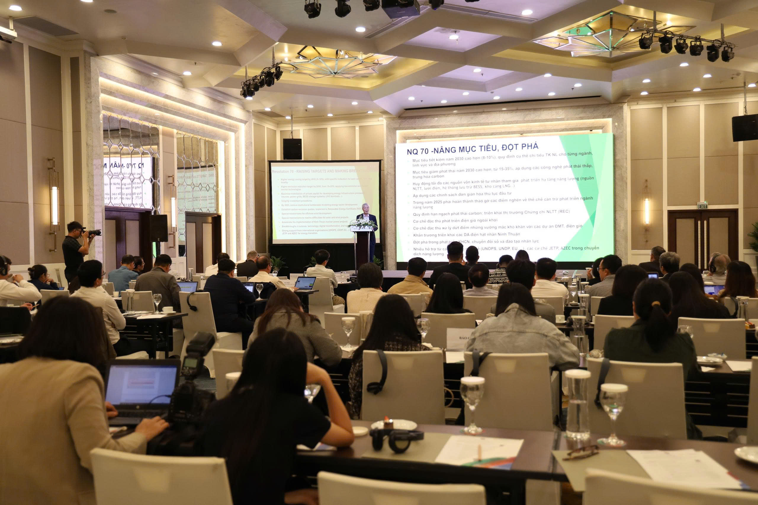 Hoàn thiện chính sách để thu hút vốn phát triển năng lượng bền vững