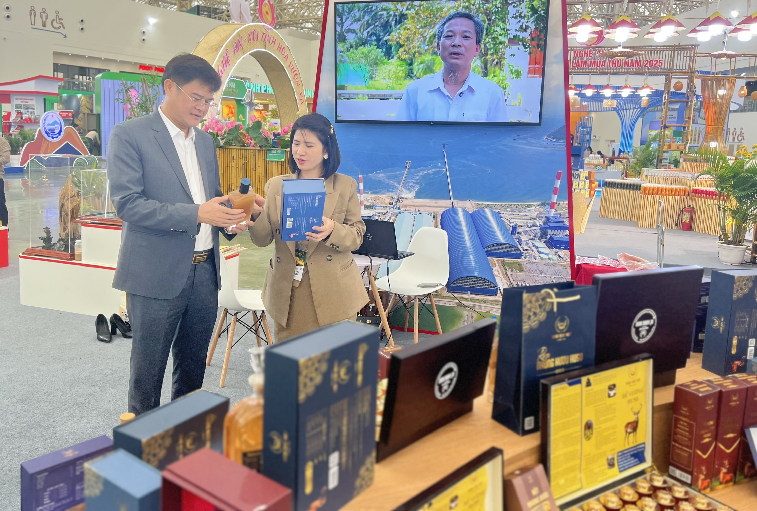 OCOP Hà Tĩnh đón cơ hội hợp tác quốc tế từ Hội chợ Mùa Thu