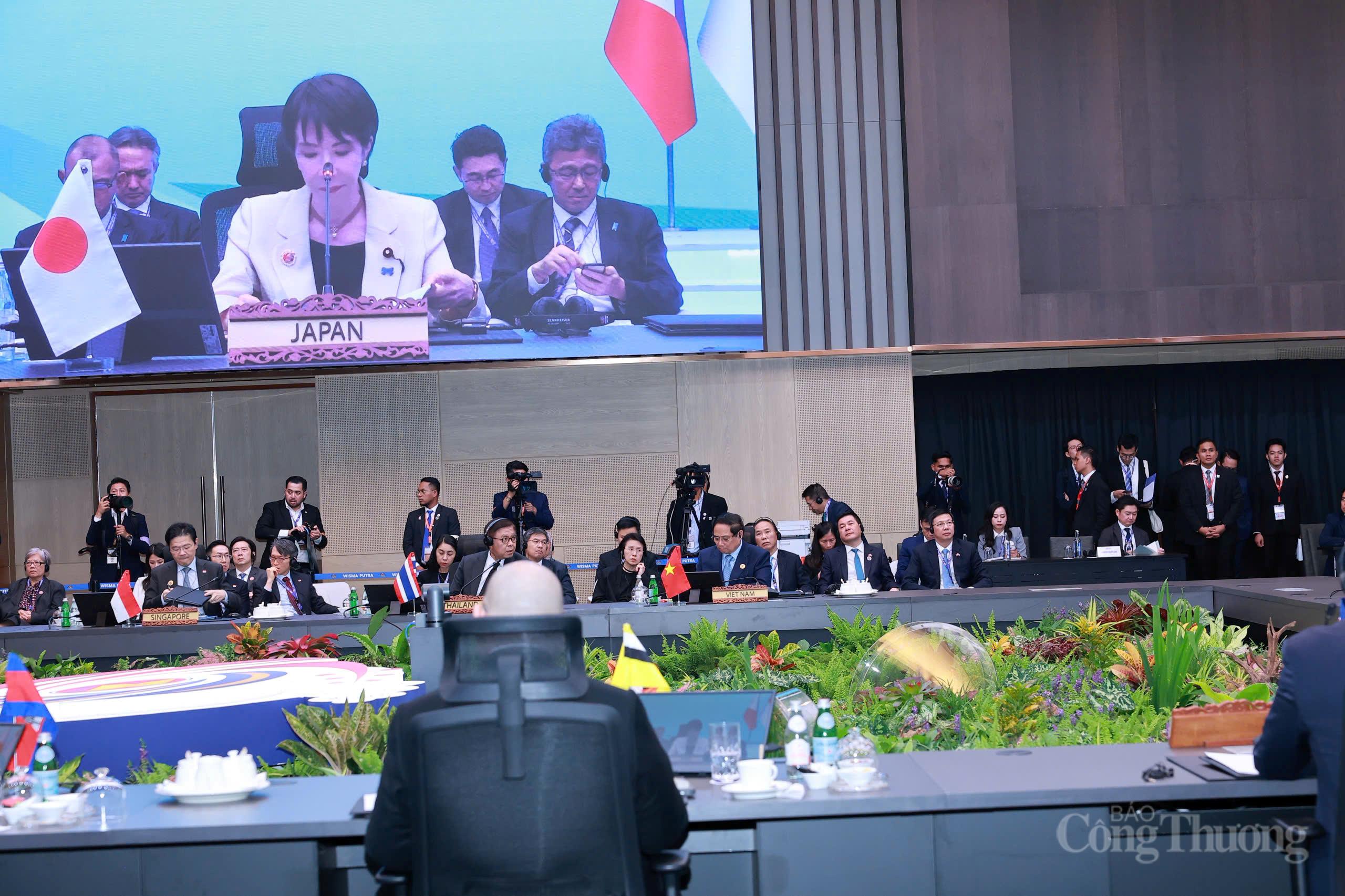 Đánh giá Hoa Kỳ là một trong các Đối tác Chiến lược toàn diện nhất của ASEAN với những cam kết tăng cường hợp tác mạnh mẽ giữa hai khu vực, Thủ tướng Chính phủ Phạm Minh Chính đã đề xuất 4 định hướng lớn nhằm đưa hợp tác ASEAN-Hoa Kỳ phát triển mạnh mẽ, thực chất và hiệu quả thời gian tới.