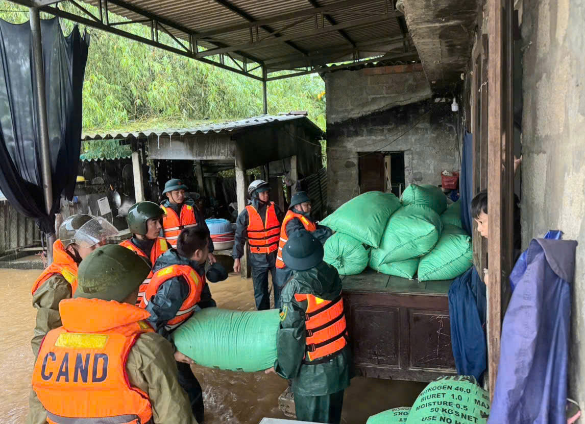 Thành phố Huế ban hành Công điện hoả tốc, di dời hộ dân ứng phó lũ lớn