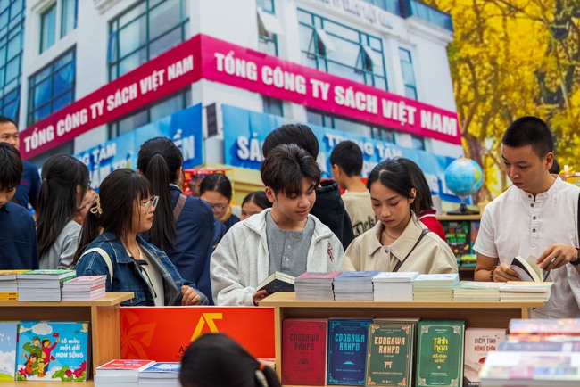 Hội chợ Mùa Thu 2025: Kết nối tri thức, lan tỏa văn hoá đọc giữa lòng Hà Nội