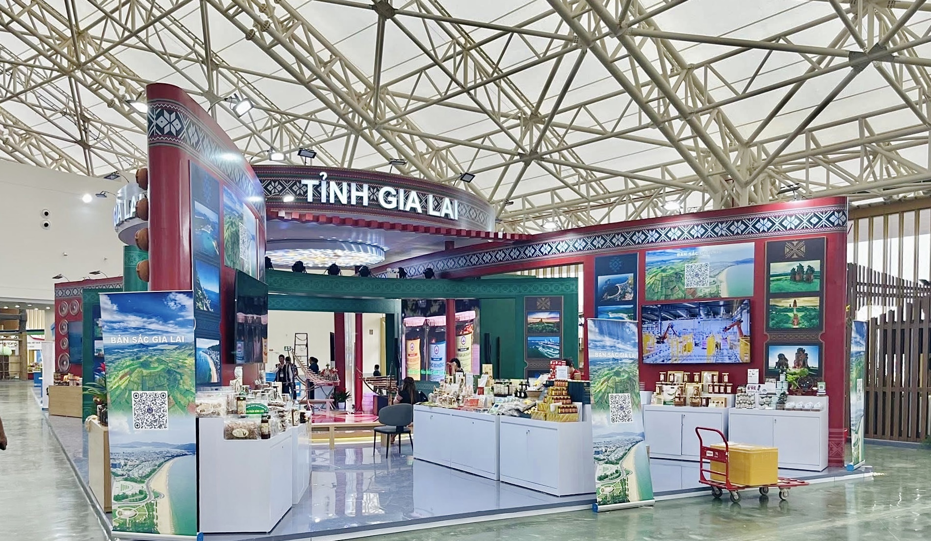 Gia Lai mang tinh hoa đại ngàn, biển xanh hội tụ tại Hội chợ Mùa Thu