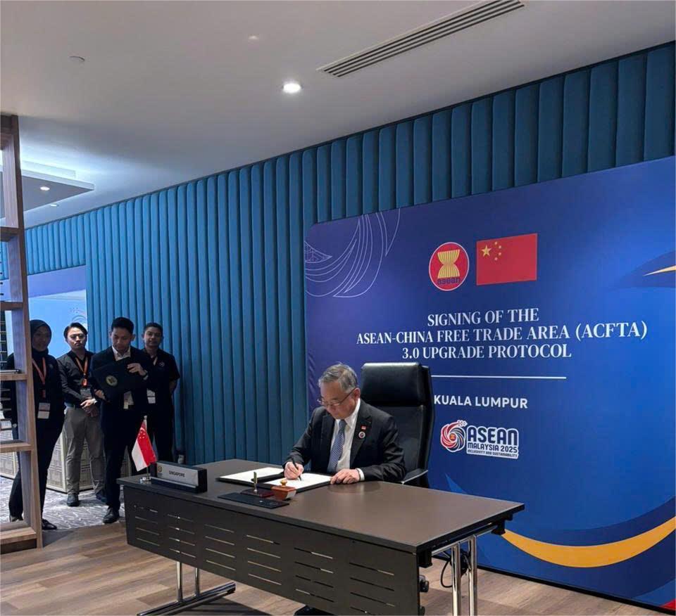 Lễ ký kết Nâng cấp ACFTA 3.0 với sự tham dự của lãnh đạo các nước ASEAN và các quan chức Trung Quốc.