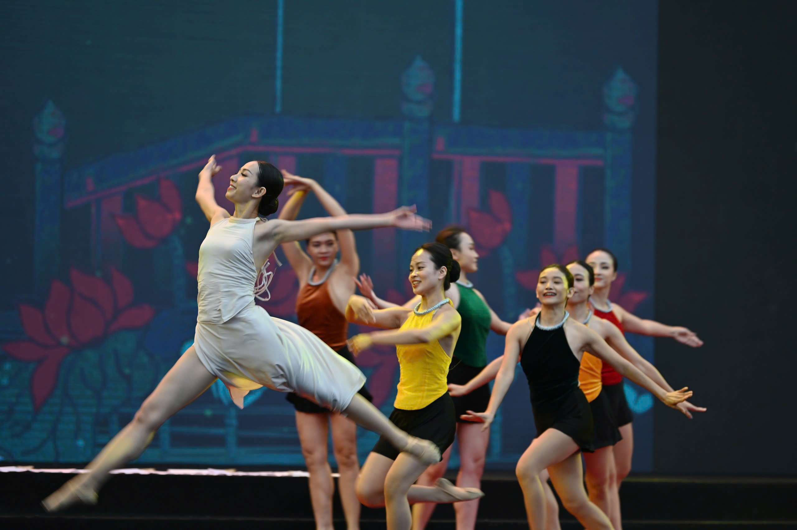 Chuỗi hoạt động đặc sắc ngày 30/10 tại Hội chợ Mùa Thu  