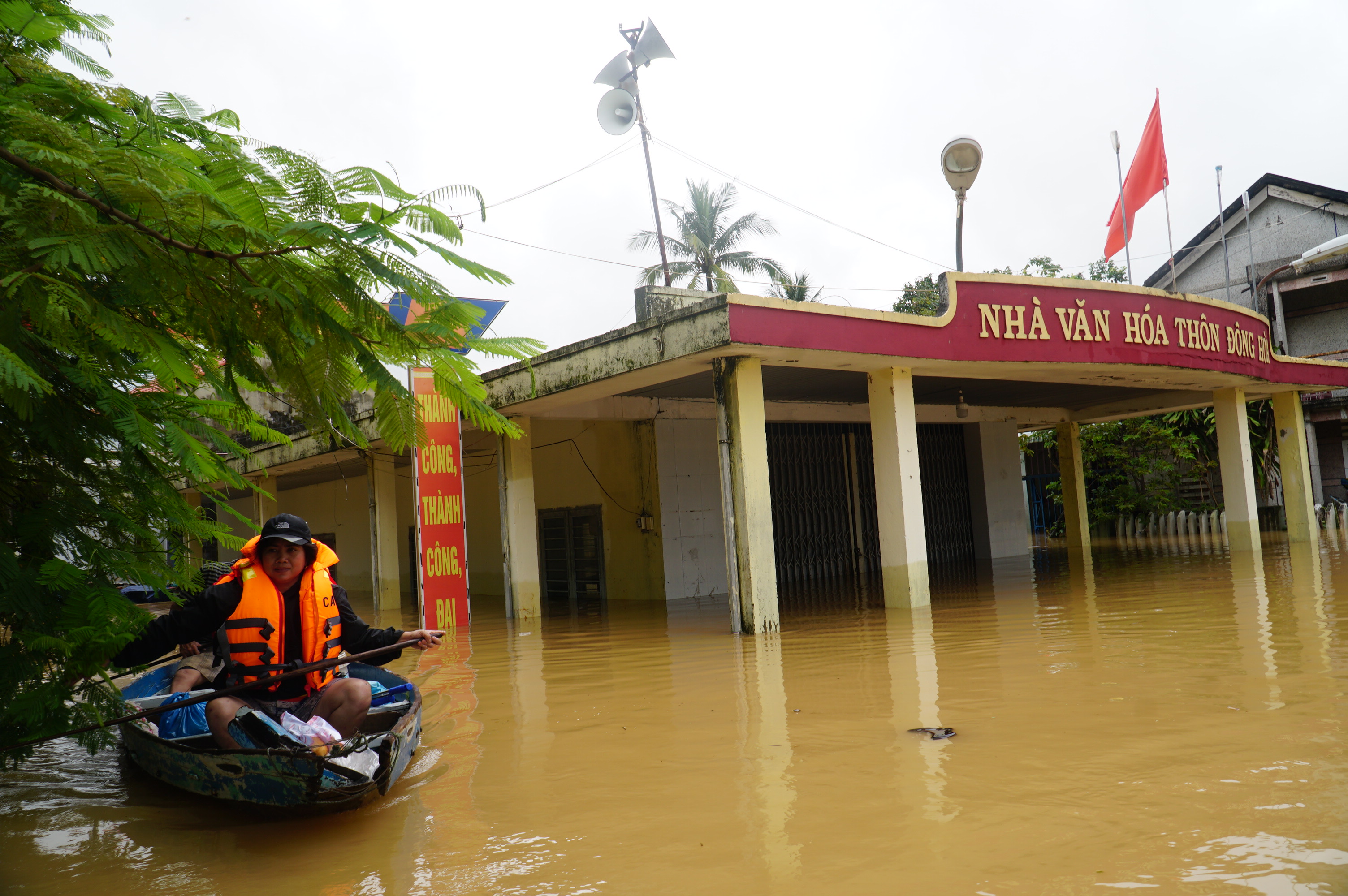 Đà Nẵng: Tài sản, nhà cửa bị nước lũ nhấn chìm