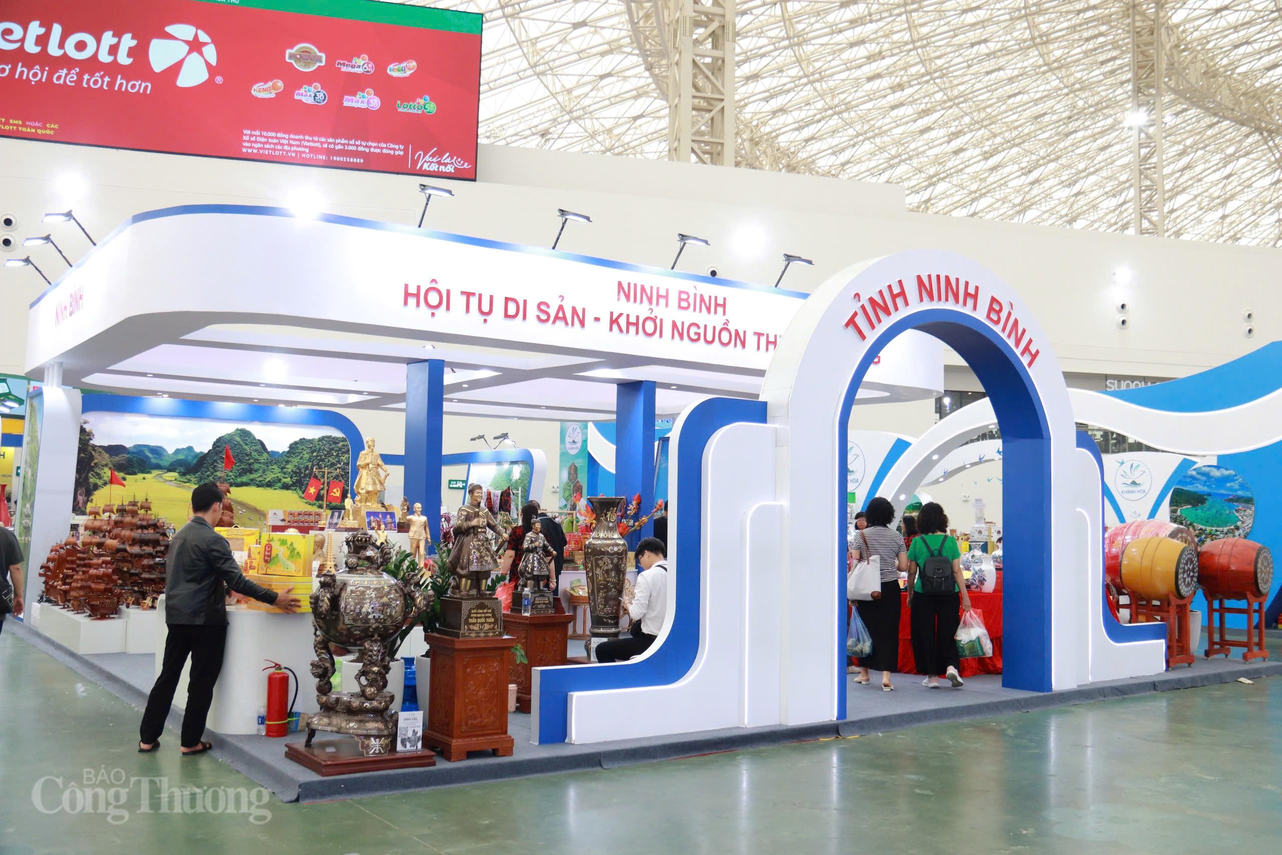 Tinh hoa làng nghề Ninh Bình ghi dấu ấn tại Hội chợ Mùa Thu 2025