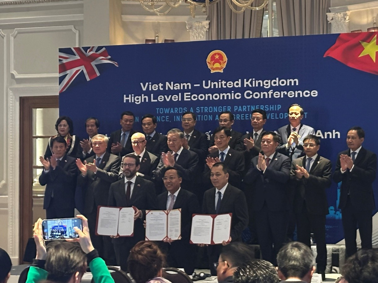 Tổng Bí thư Tô Lâm chứng kiến Lễ trao thỏa thuận hợp tác Việt Nam - Vương quốc Anh