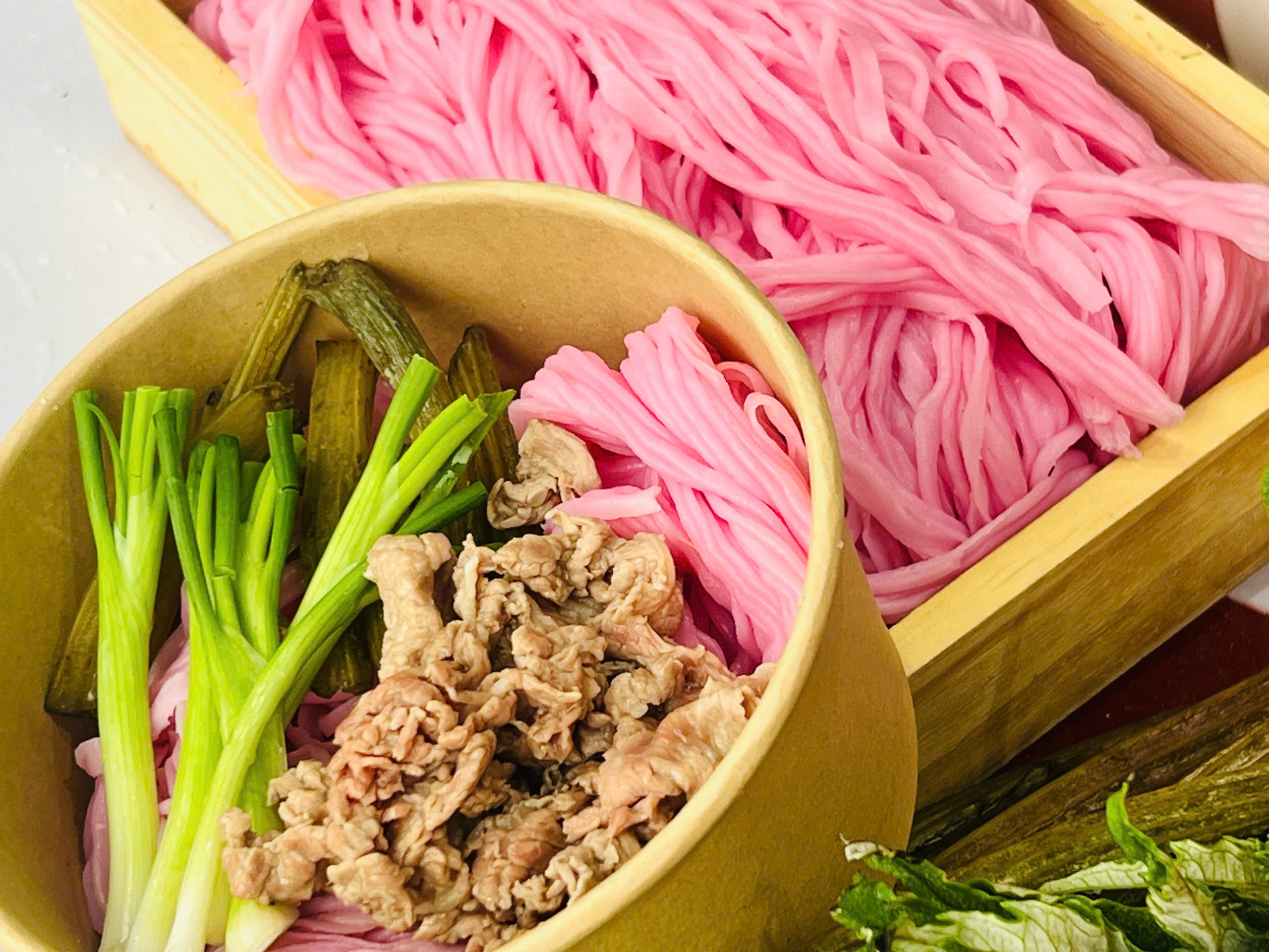 Phở Atiso Đà Lạt gây sốt, nhiều lời mời hợp tác tại Hội chợ Mùa Thu 