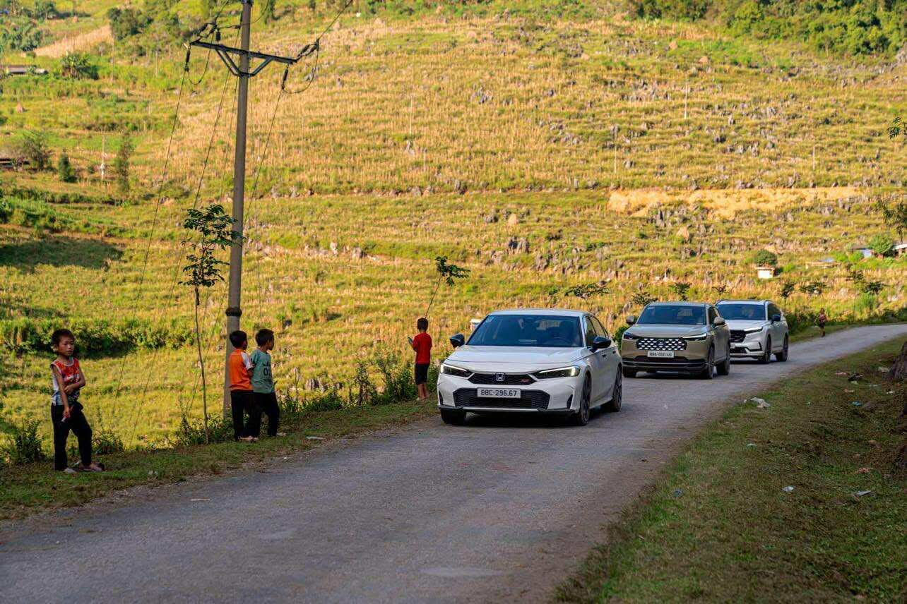 Hàng loạt hãng xe đua ưu đãi lớn, thị trường ô tô kỳ vọng sôi động hơn