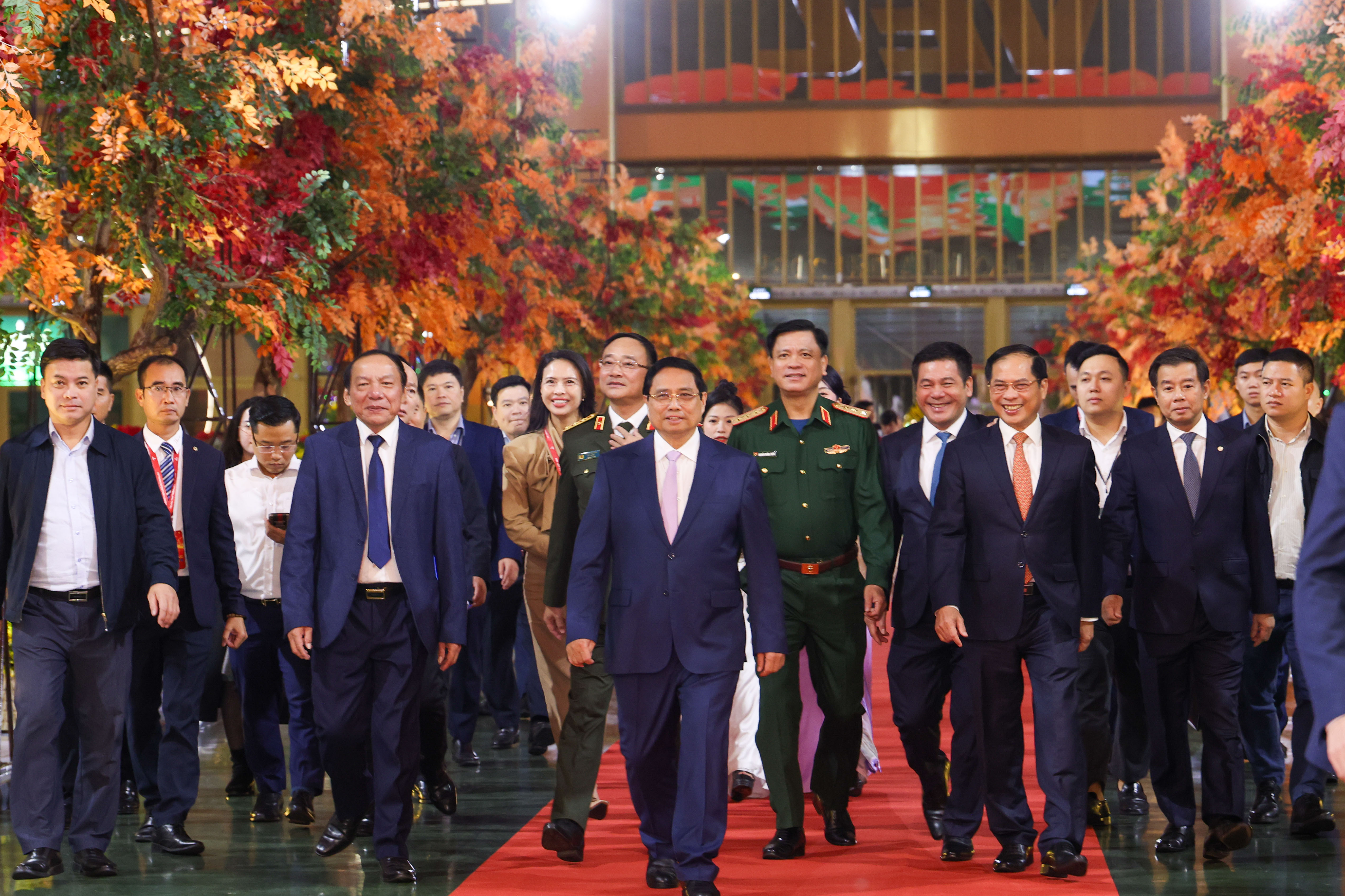 Thủ tướng Phạm Minh Chính dự Lễ Bế mạc Hội chợ Mùa Thu lần thứ nhất - 2025 Ảnh: Nguyễn Nam.