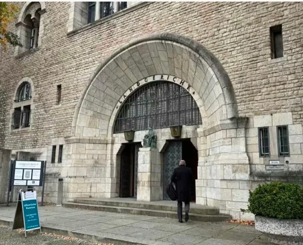 Tòa nhà dân sự nơi diễn ra vụ xét xử