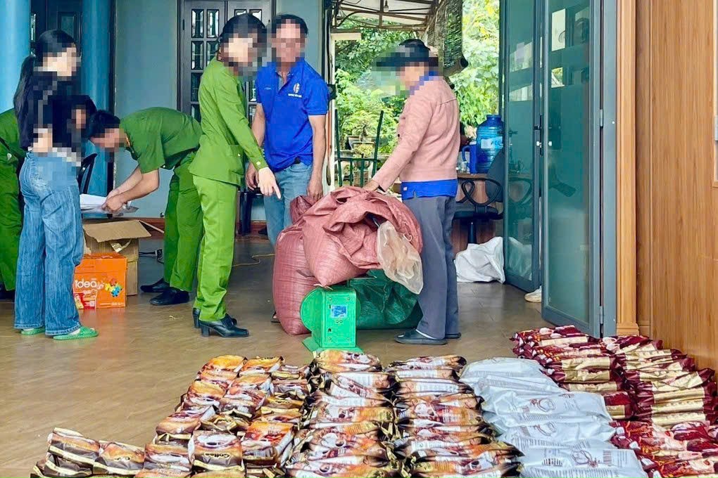 Thấy gì từ việc sản xuất hàng giả giữa thủ phủ cà phê thật?