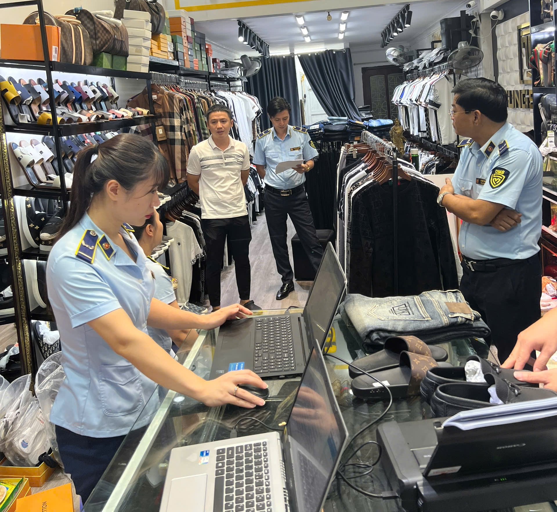 Lào Cai:  Xử lý nhiều vụ vi phạm nhãn hiệu, xuất xứ hàng hóa