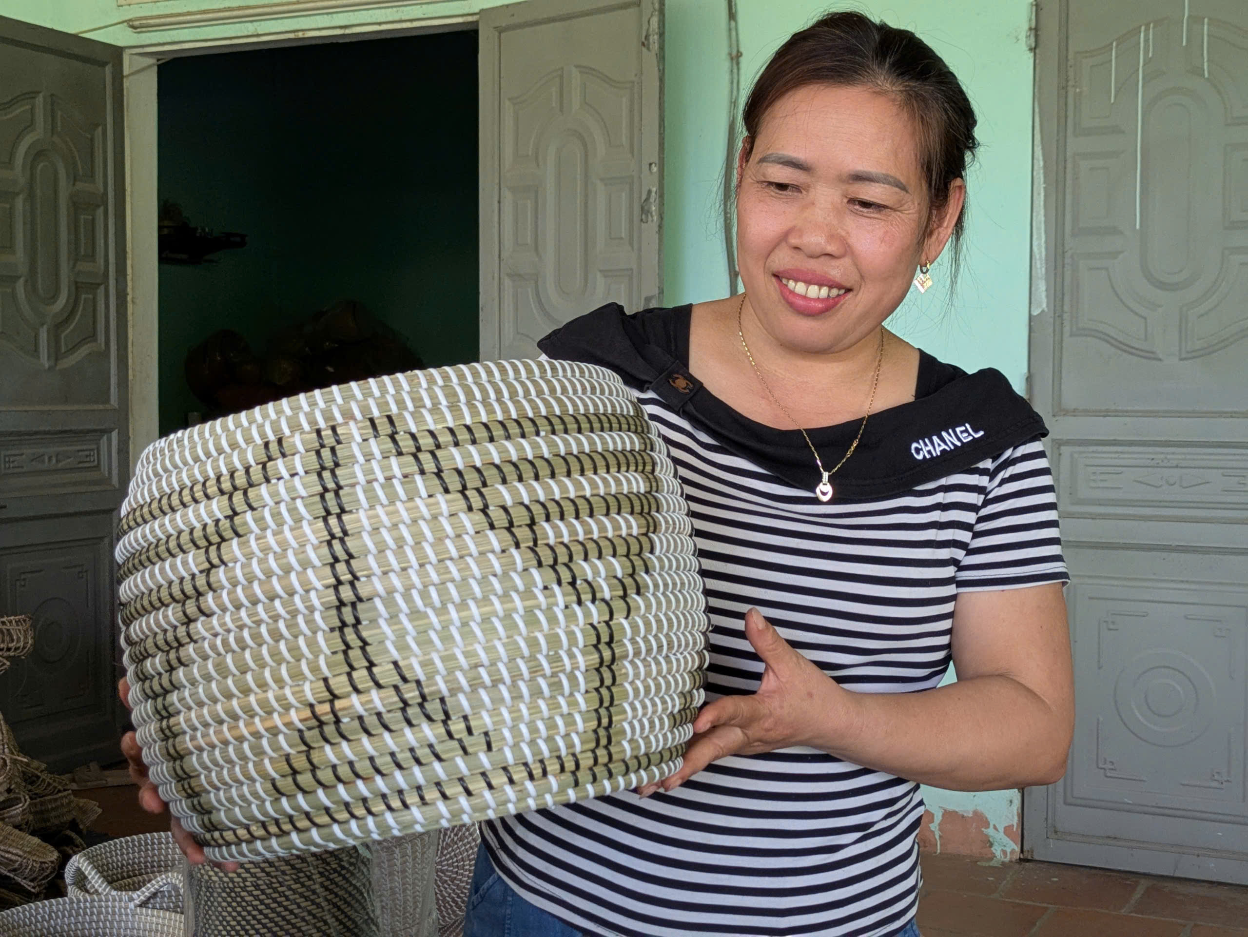 Từ nghề đan lát truyền thống đến sản phẩm OCOP vươn tầm thế giới