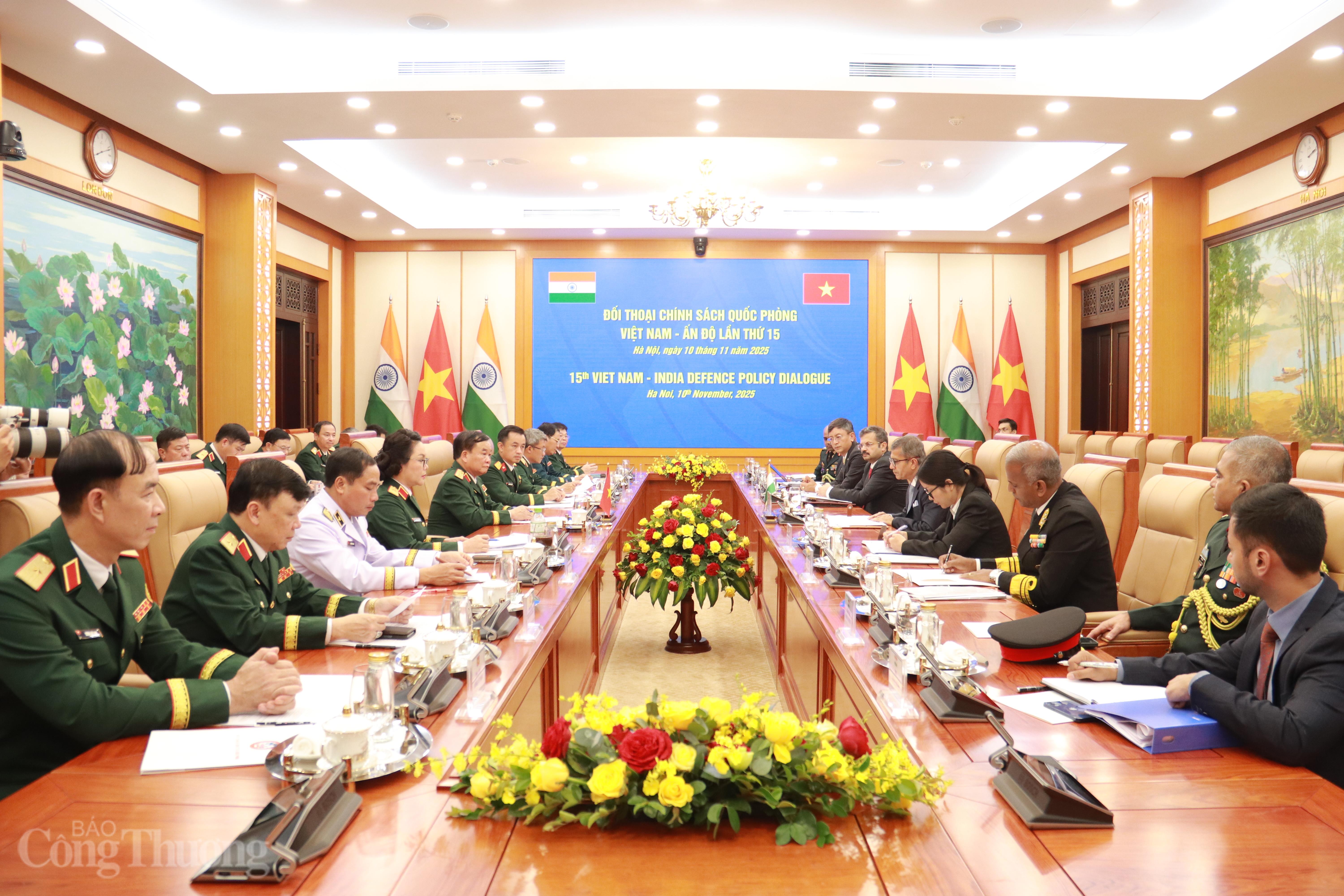 Việt Nam - Ấn Độ tăng cường hợp tác công nghiệp quốc phòng