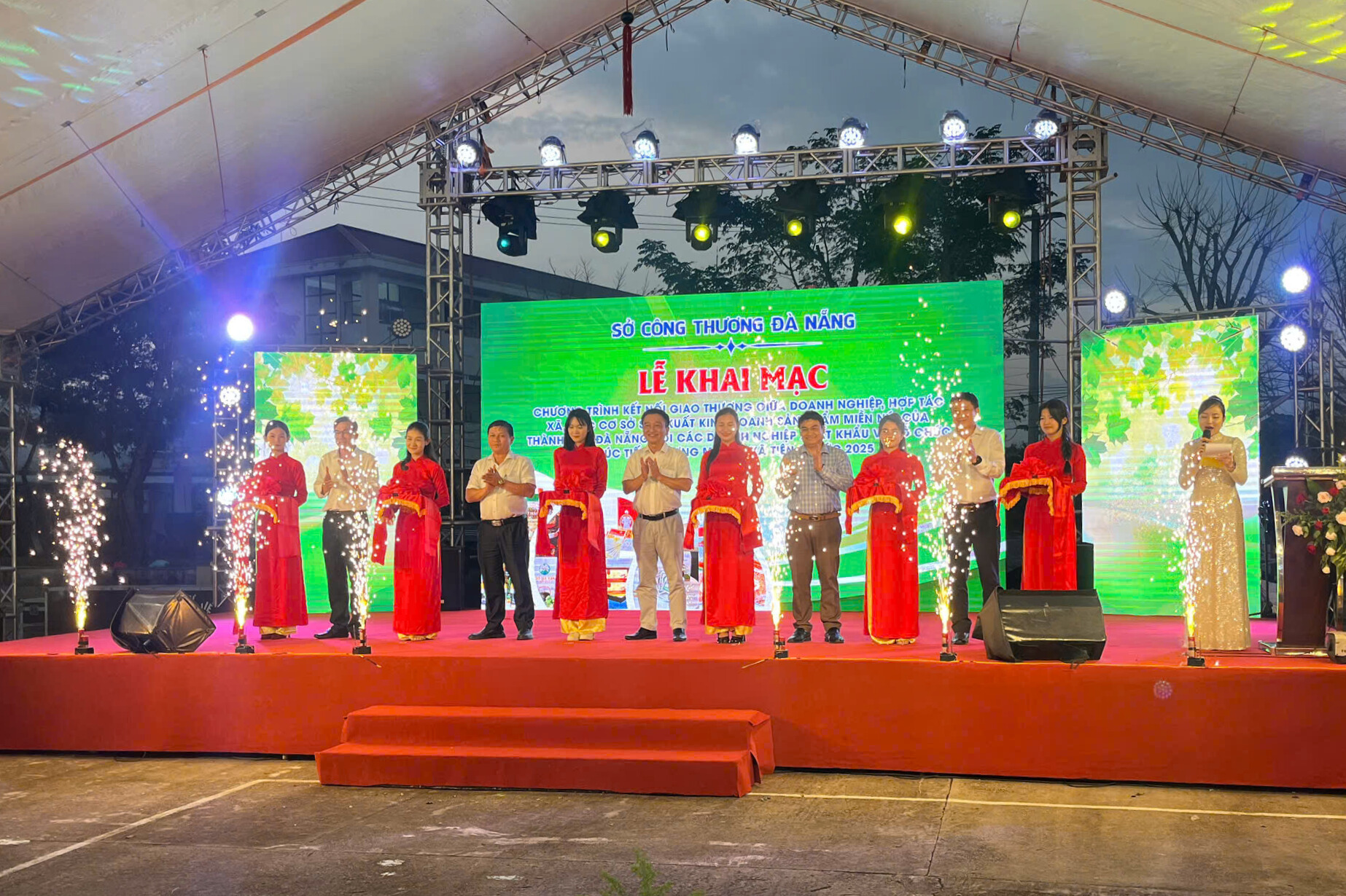 Khai mạc chương trình kết nối giao thương sản phẩm miền núi Đà Nẵng