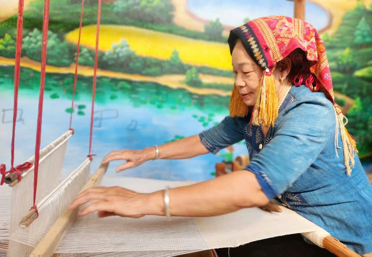 Nghệ An: Đánh thức sinh kế bền vững cho các dân tộc rất ít người