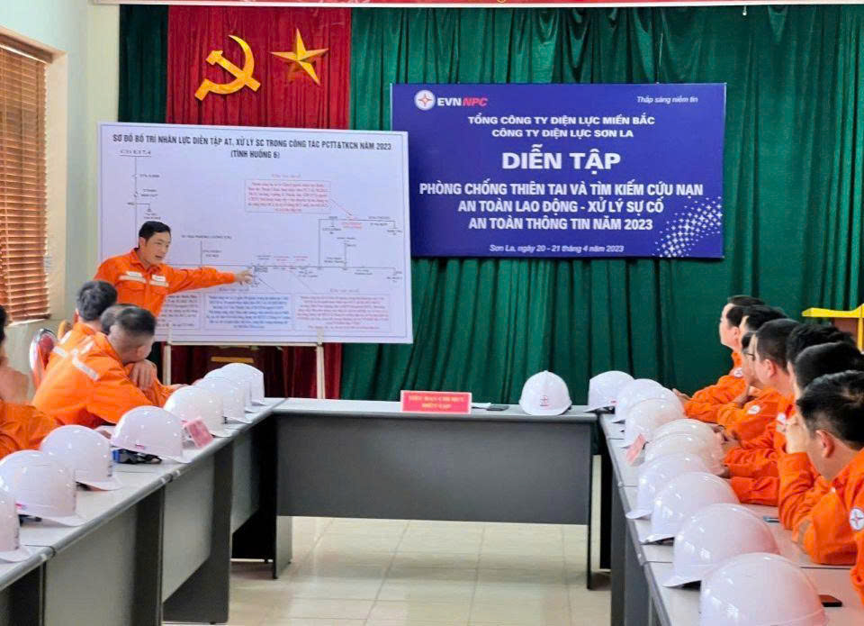 Kỹ sư Trần Tuấn Anh lan tỏa tri thức, an toàn cho thợ điện vùng cao